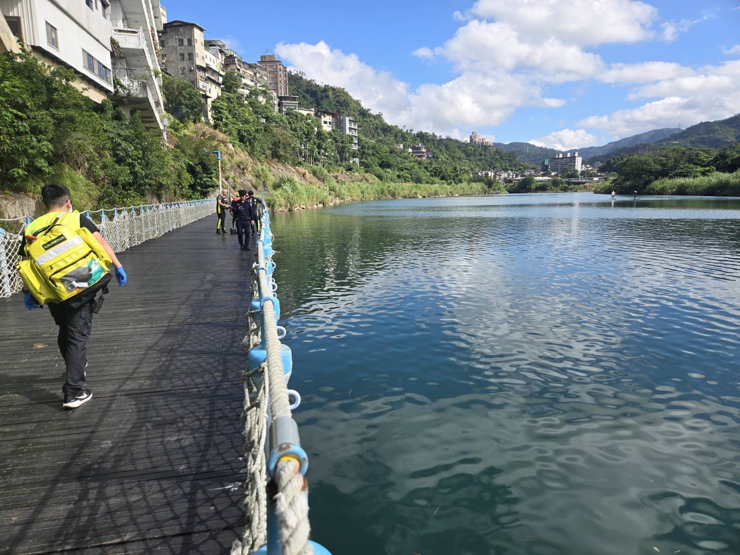 新北市新店區知名景點碧潭風景區今(2)日傳出不幸事件。