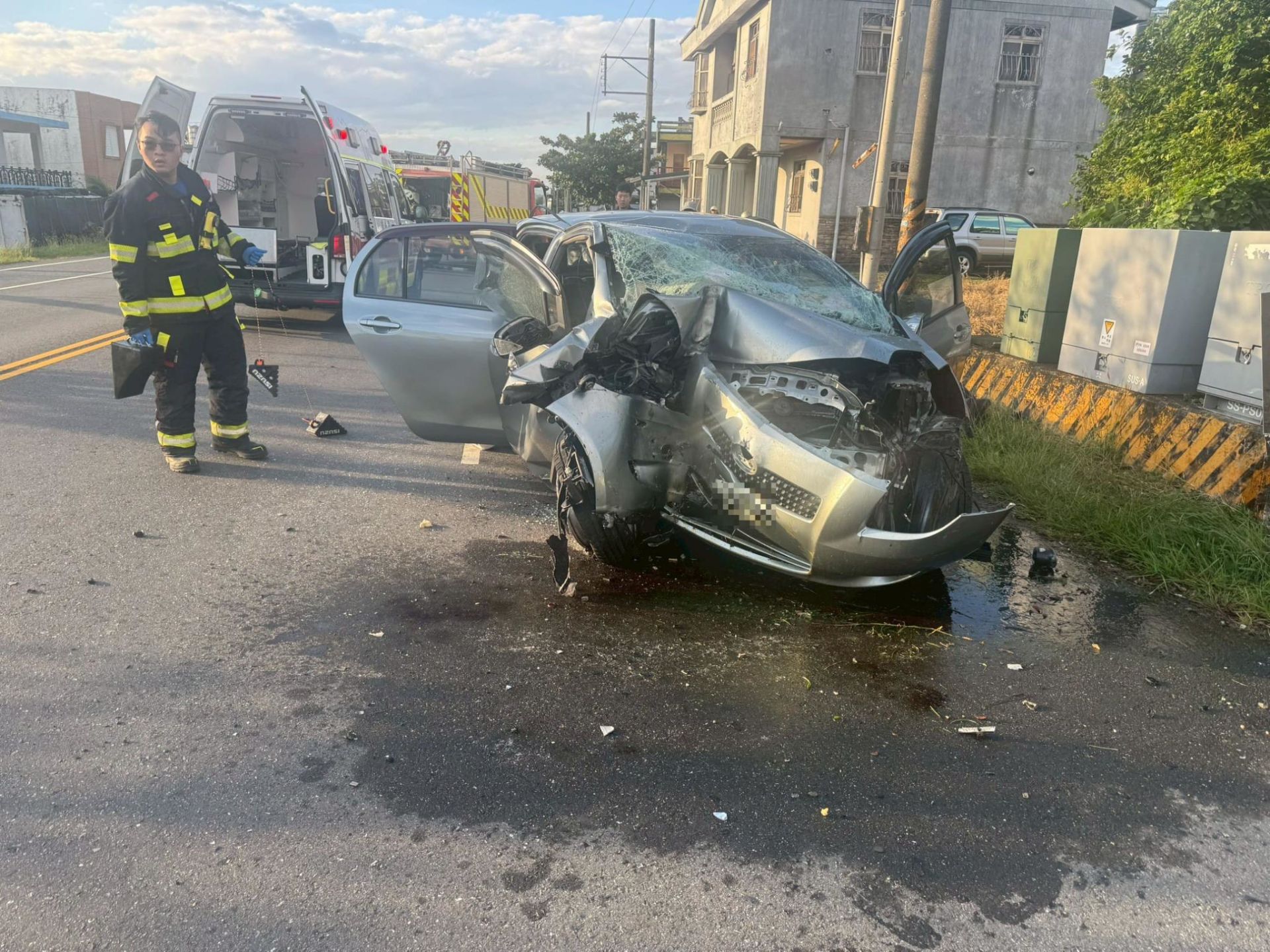 台東縣成功鎮麒麟路一帶，今（7）日清晨7時許發生嚴重自小客車交通事故。