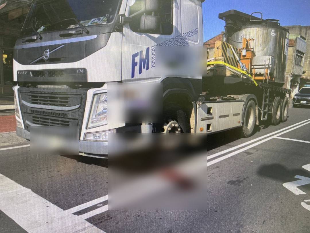 桃園市蘆竹區南山路二段一帶,今(15)日上午9時許發生1起曳引車與自行車的交通事故。