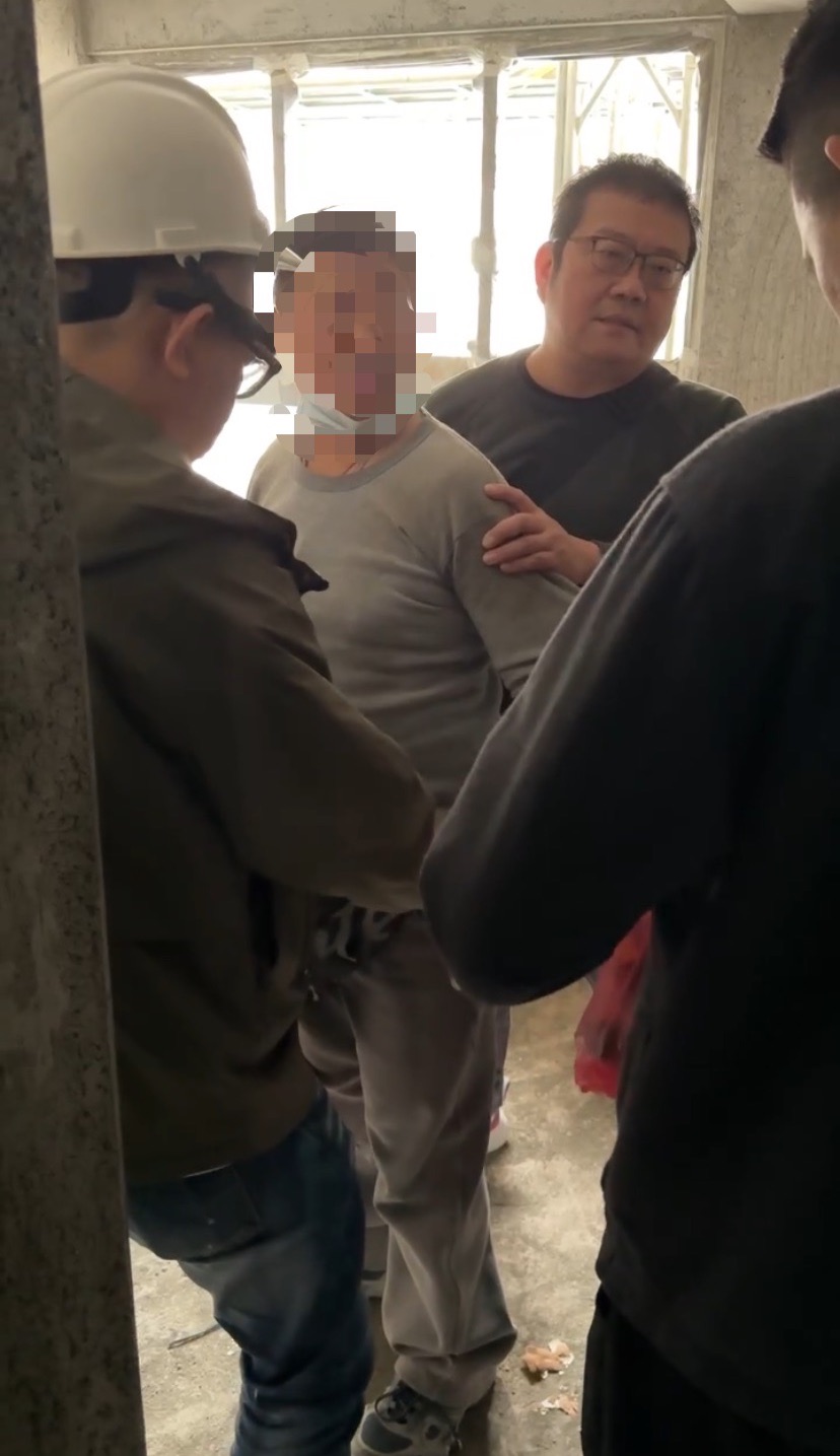 警方於上午11時許在工地將葉男逮捕到案。