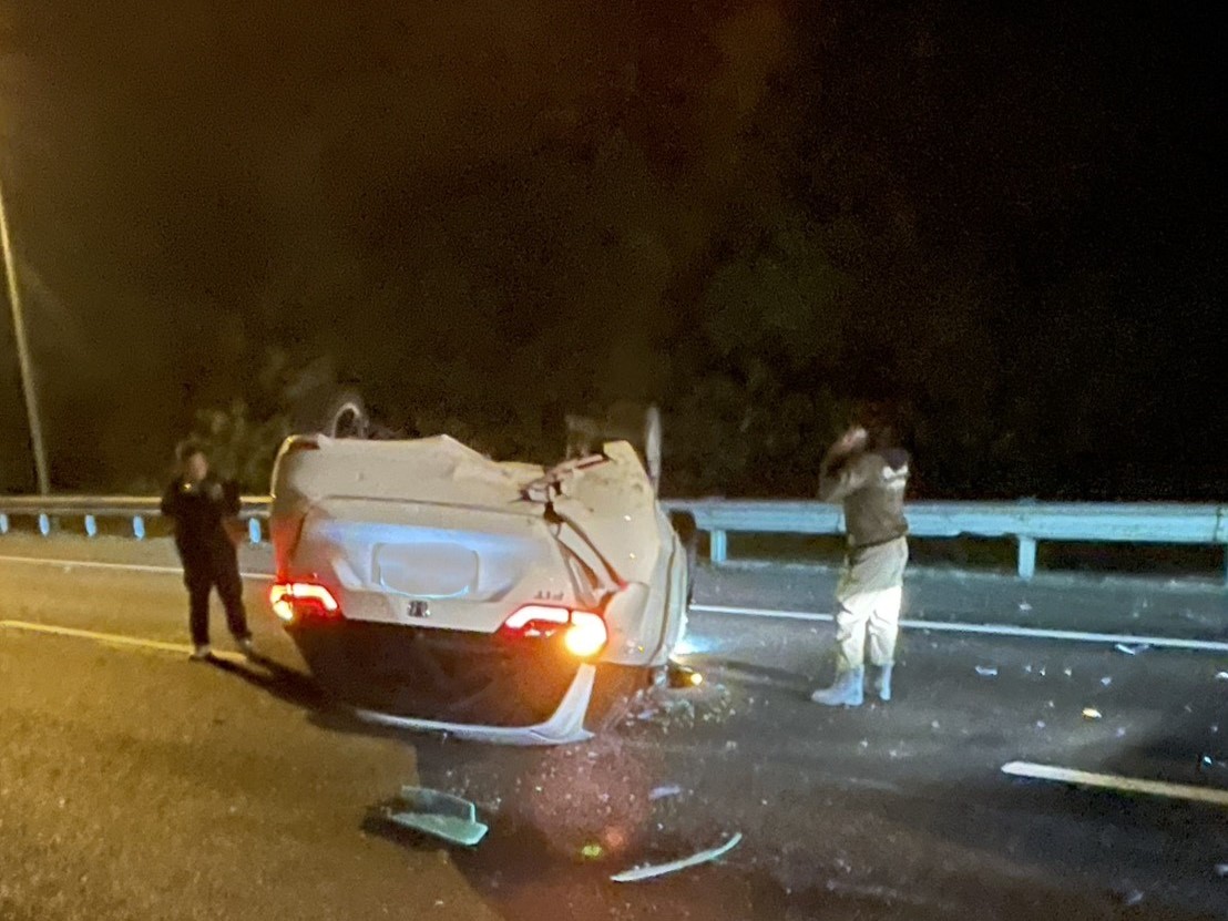 國道3號北向18公里南港福德段,今(18)日傍晚18時許發生「4車連環撞」交通事故。