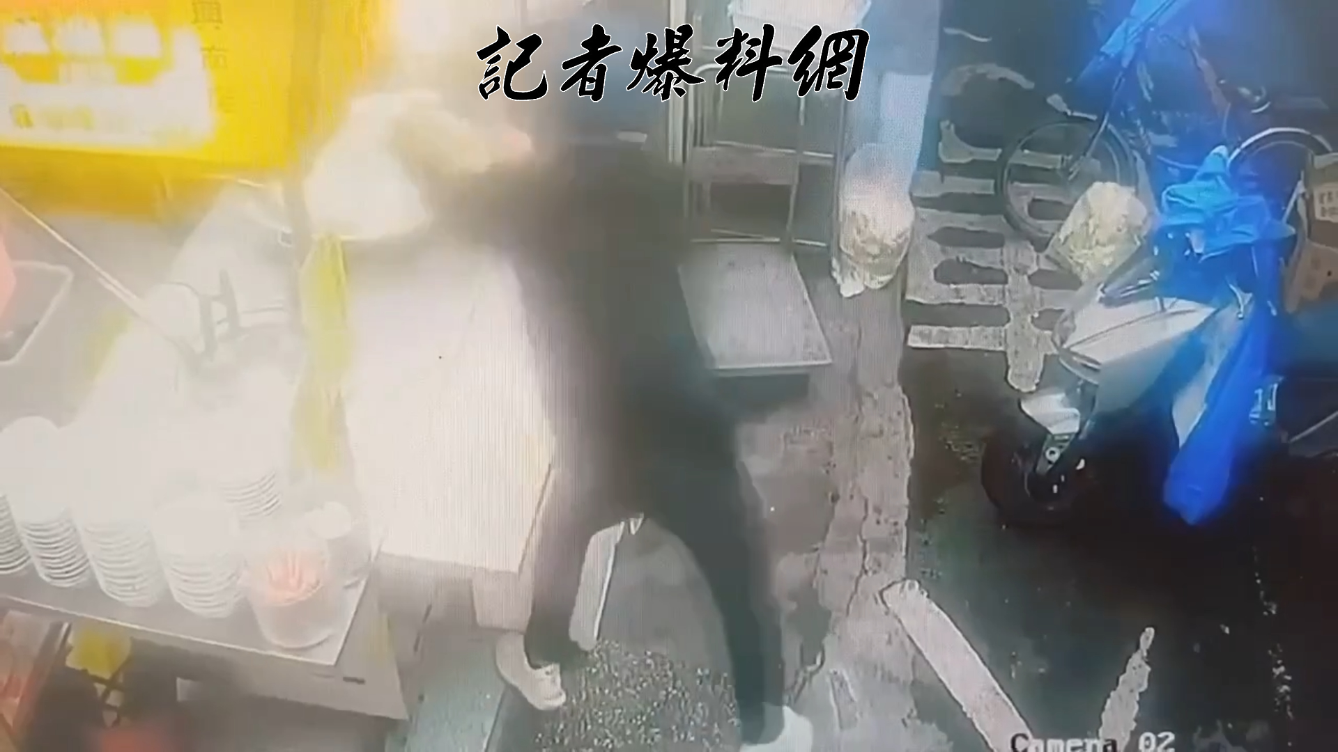 知名連鎖餐廳「莊家班麻油雞」分布於雙北市包括北投、士林、淡水、文山、蘆洲、中和等地區共10家分店，於昨（31）日跨年傍晚16時許起，遭到計畫性的惡意騷擾。