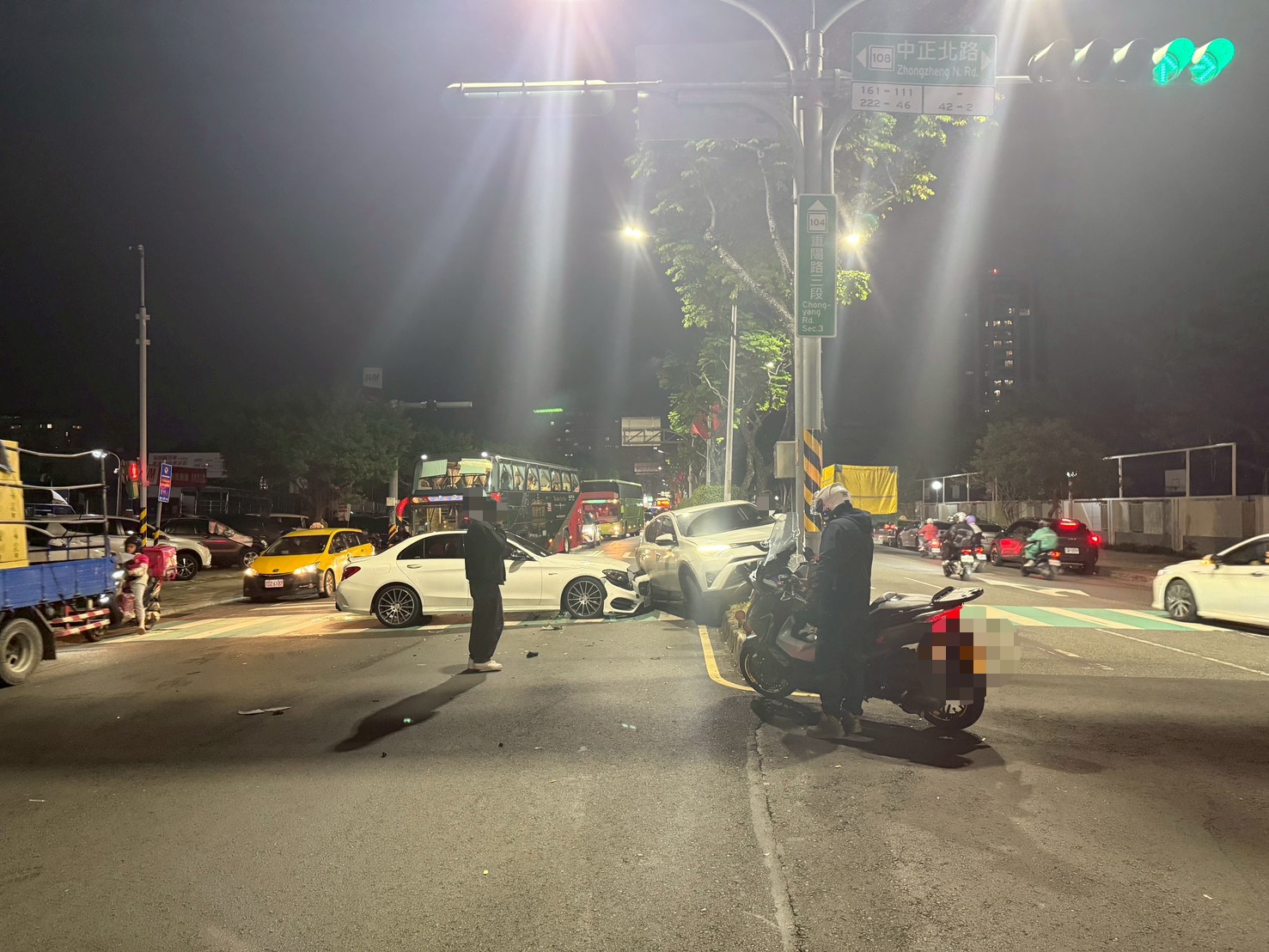 肇事黃姓男子堅決拒絕接受採檢,警方多次告知相關權利及拒測的法律後果,黃男仍不願配合。