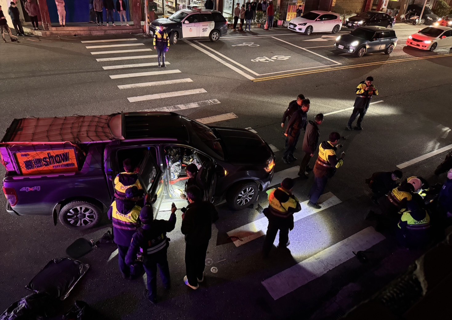 新北市金山區昨（11）日晚間19時許驚傳隨機持刀攔車案！