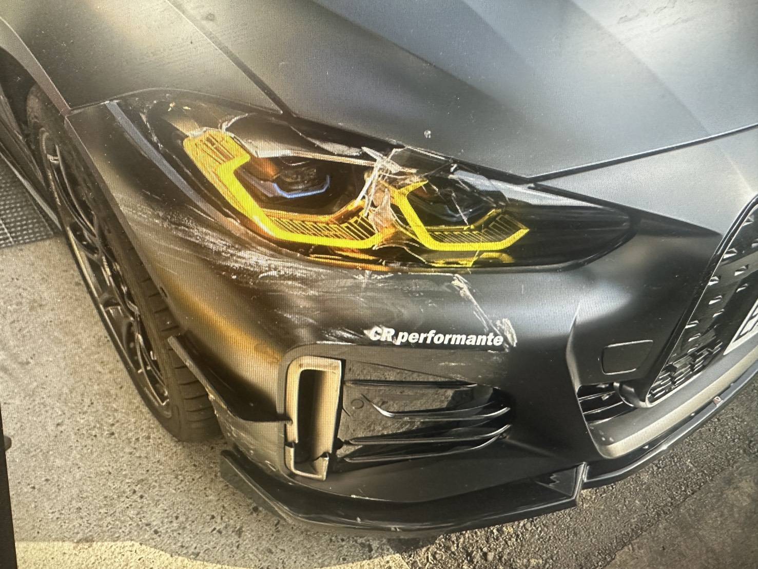 張姓男子駕駛藍色BMW 4系列 Gran Coupe，市價約260萬元。