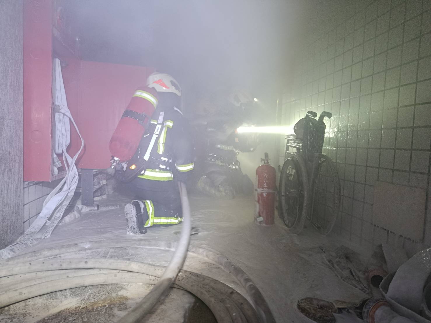 基隆市安樂區樂利三街1處社區,昨(21)日晚間22時許發生1起慘絕人寰的嚴重火災。