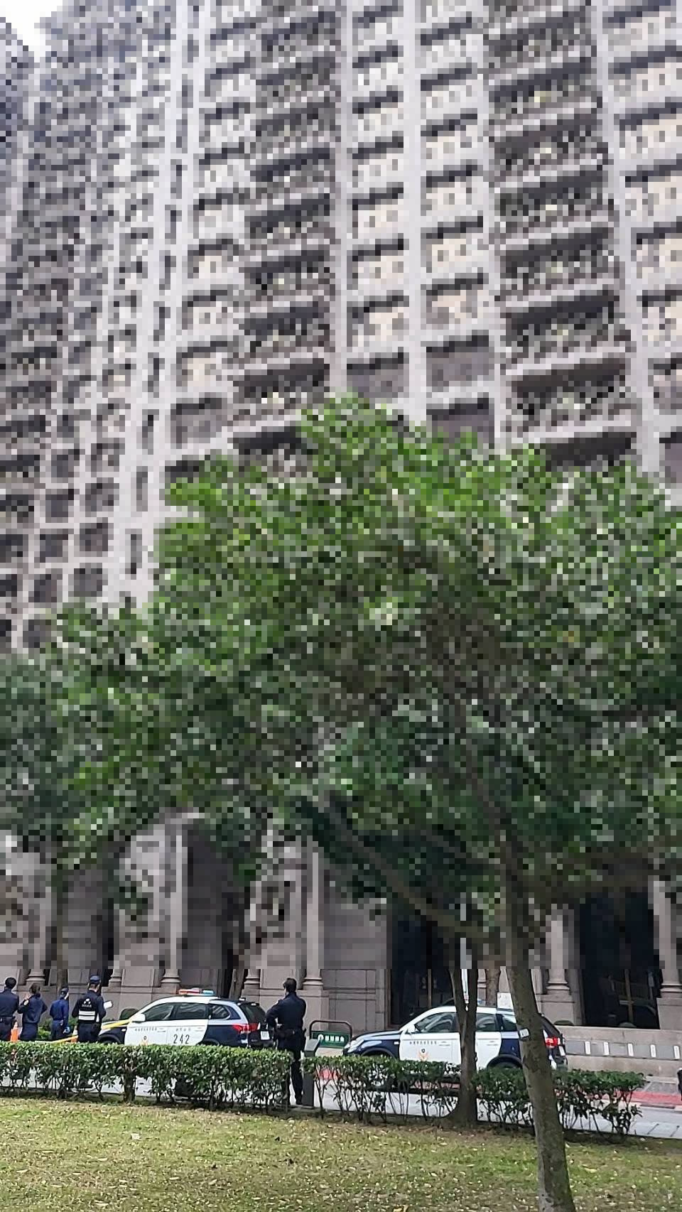 桃園市藝文特區今(26)日清晨5時許驚傳墜樓命案。