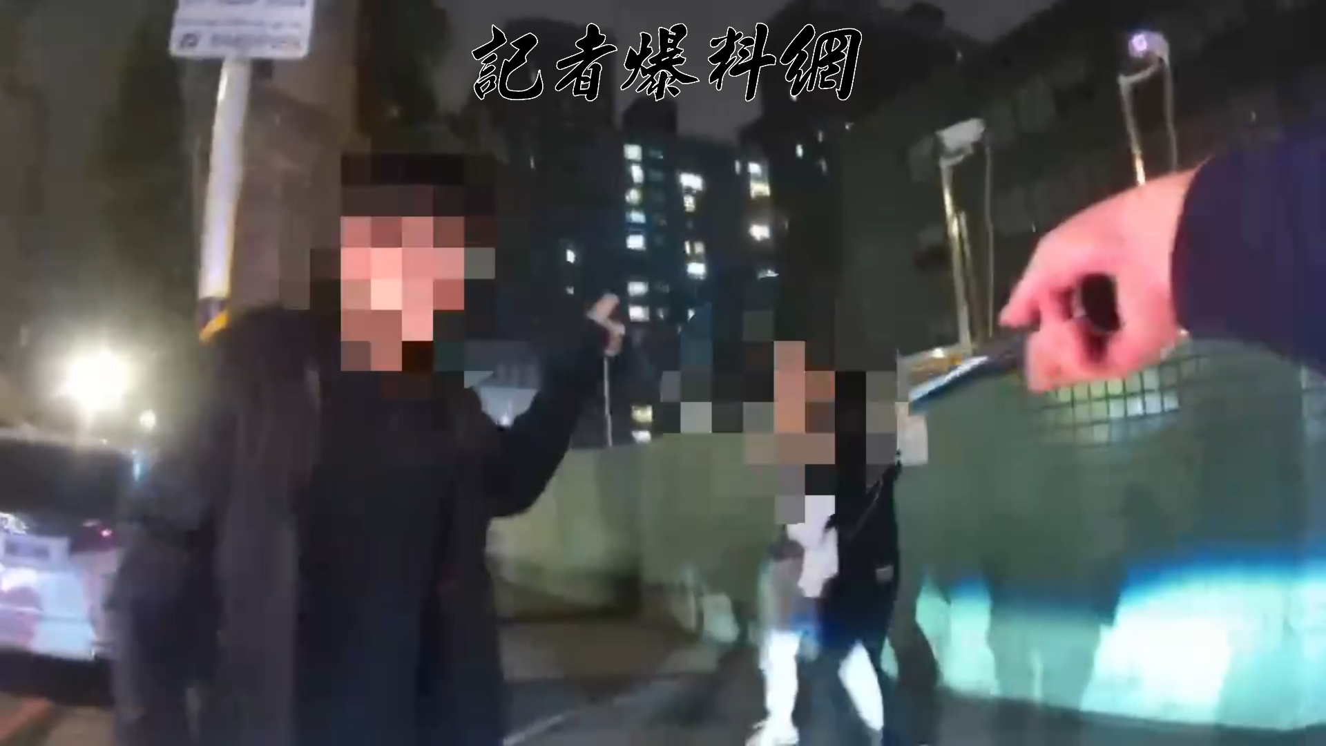 區警方獲報迅速趕抵,當場喝令陳男放下刀械。