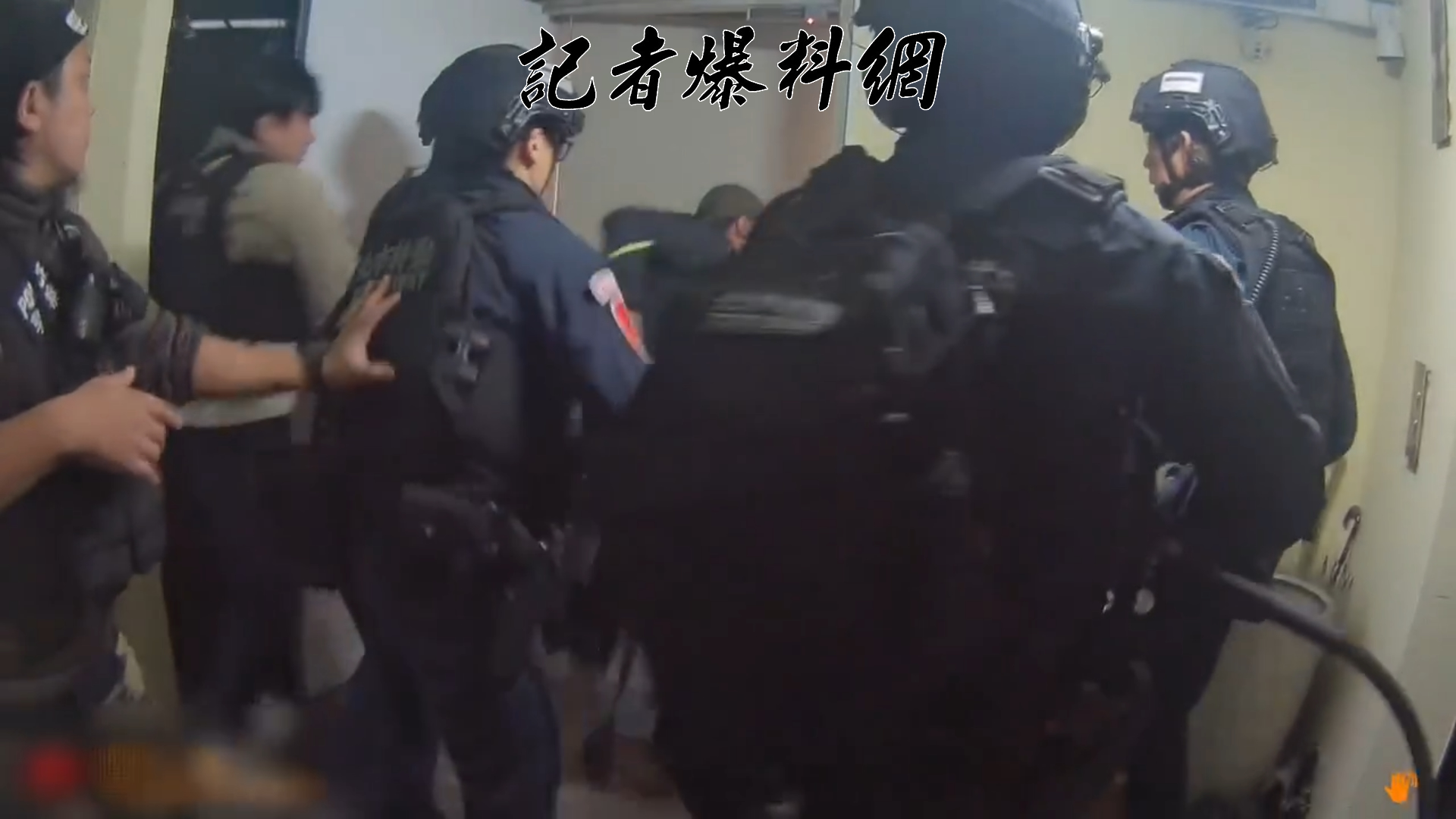 大安分局聯合刑事特勤中隊及敦化南路派出所組成專案小組，於昨日凌晨3時許，持台北地方法院核發之搜索票，強勢攻堅位於安和路一段的1處百家樂職業賭場。