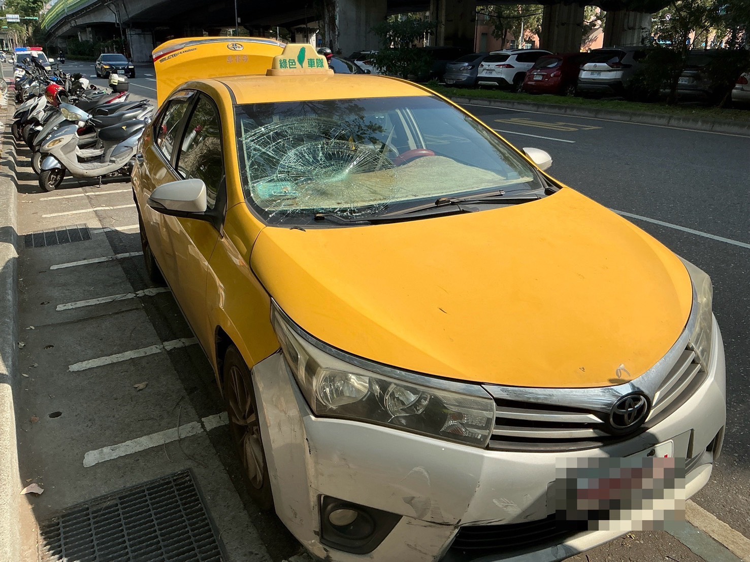 盧男駕駛的計程車。