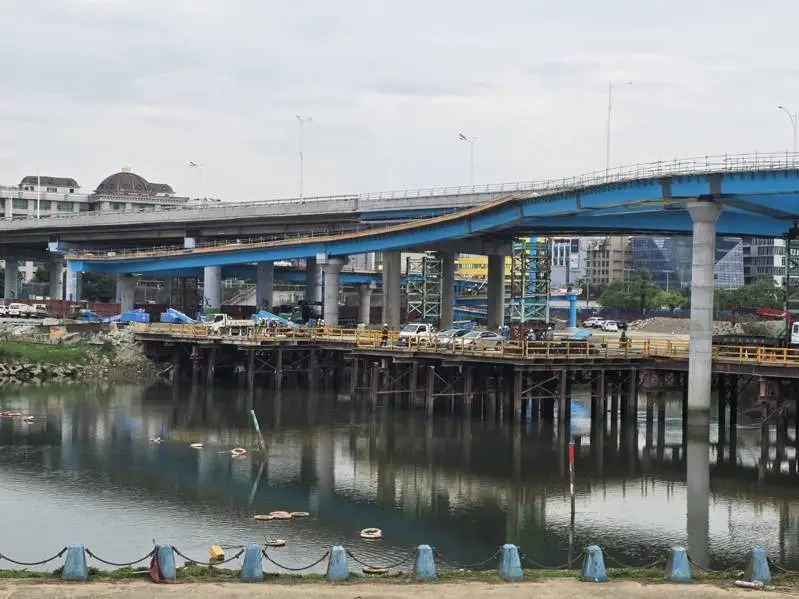 台北市民權大橋改建工程，今（24）日下午13時許驚傳車輛墜河事故！