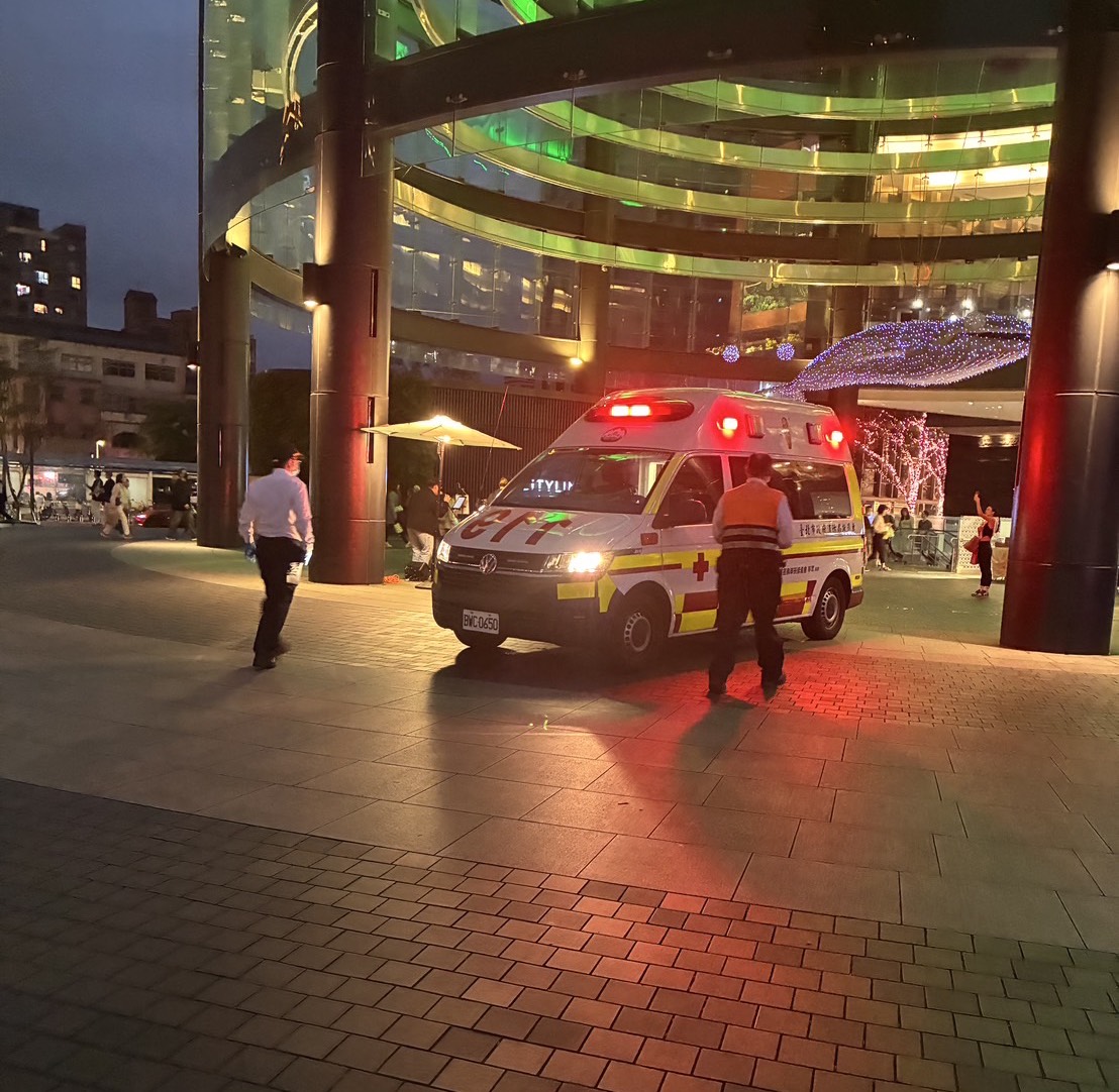 台北市信義區台鐵松山車站昨（1）日傍晚17時許傳出落軌意外。