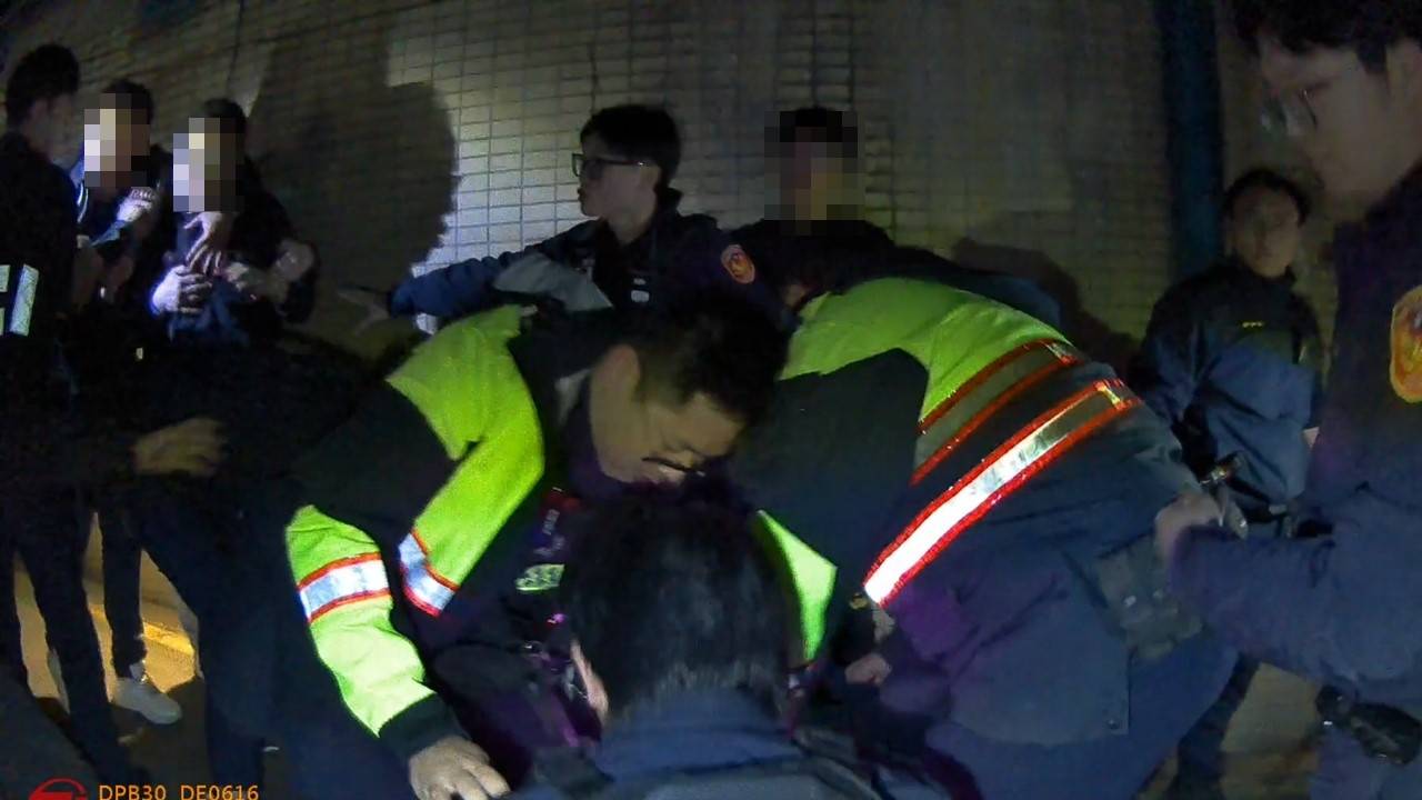 桃園市桃園區昨（14）日凌晨爆發1起聚眾鬥毆事件。