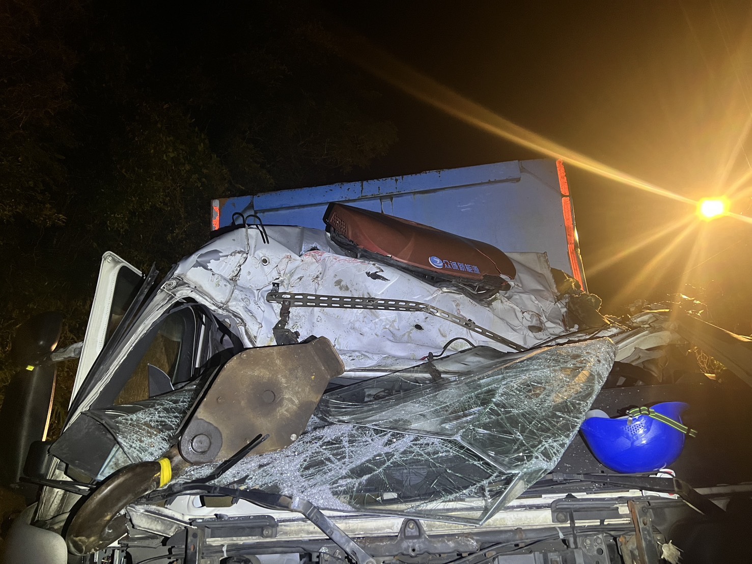 新北市坪林區北宜公路昨（17）日清晨發生1起驚悚車禍。