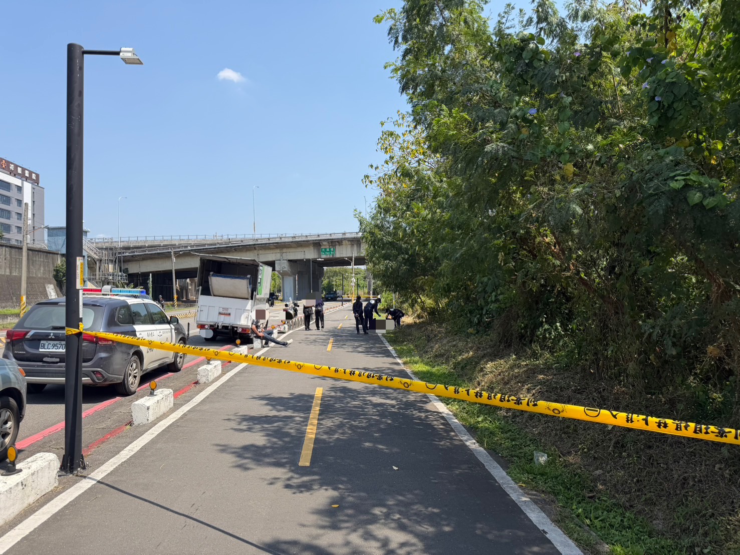 新北市三重區重新堤外大漢溪今（18）日上午10時許驚傳浮屍案。