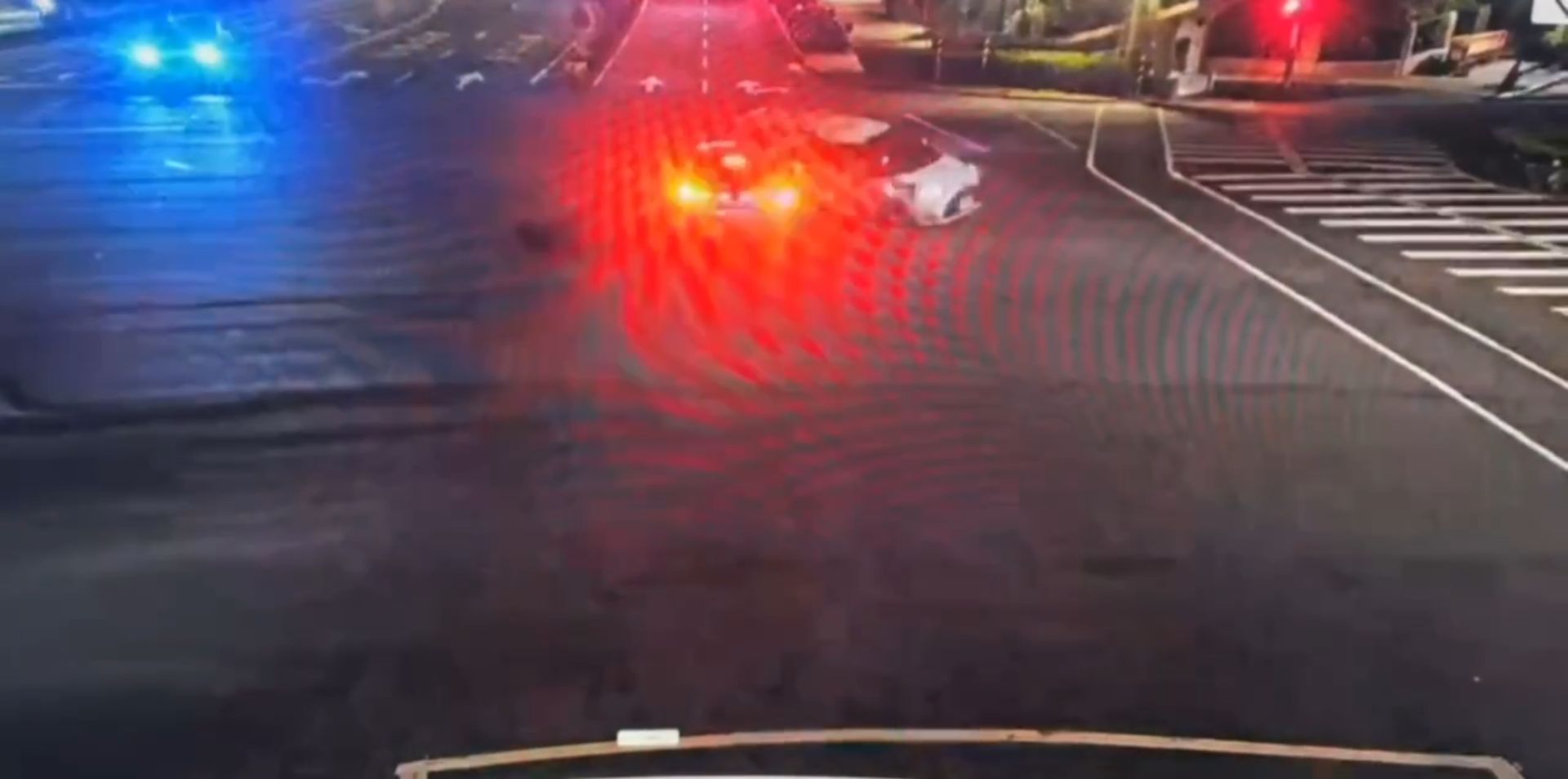 台北市中正區監察院前路口，今（22）日凌晨2時許驚傳嚴重車禍。