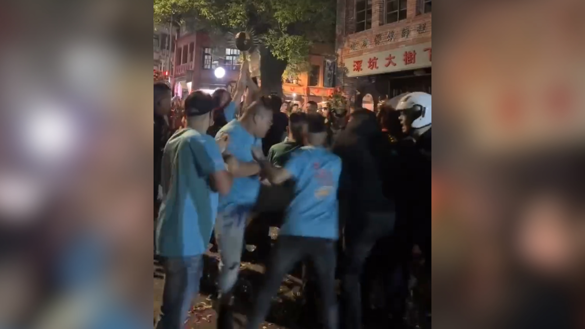 深坑玄天宮舉辦南巡遶境活動,晚間隊伍返回準備入廟時,因現場排隊動線不明確且等候時間過長,導致信眾與廟方人員爆發口角與肢體推擠。