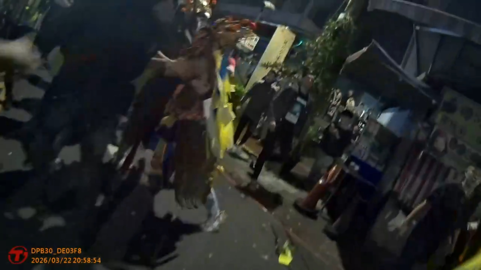 深坑玄天宮舉辦南巡遶境活動,晚間隊伍返回準備入廟時,因現場排隊動線不明確且等候時間過長,導致信眾與廟方人員爆發口角與肢體推擠。