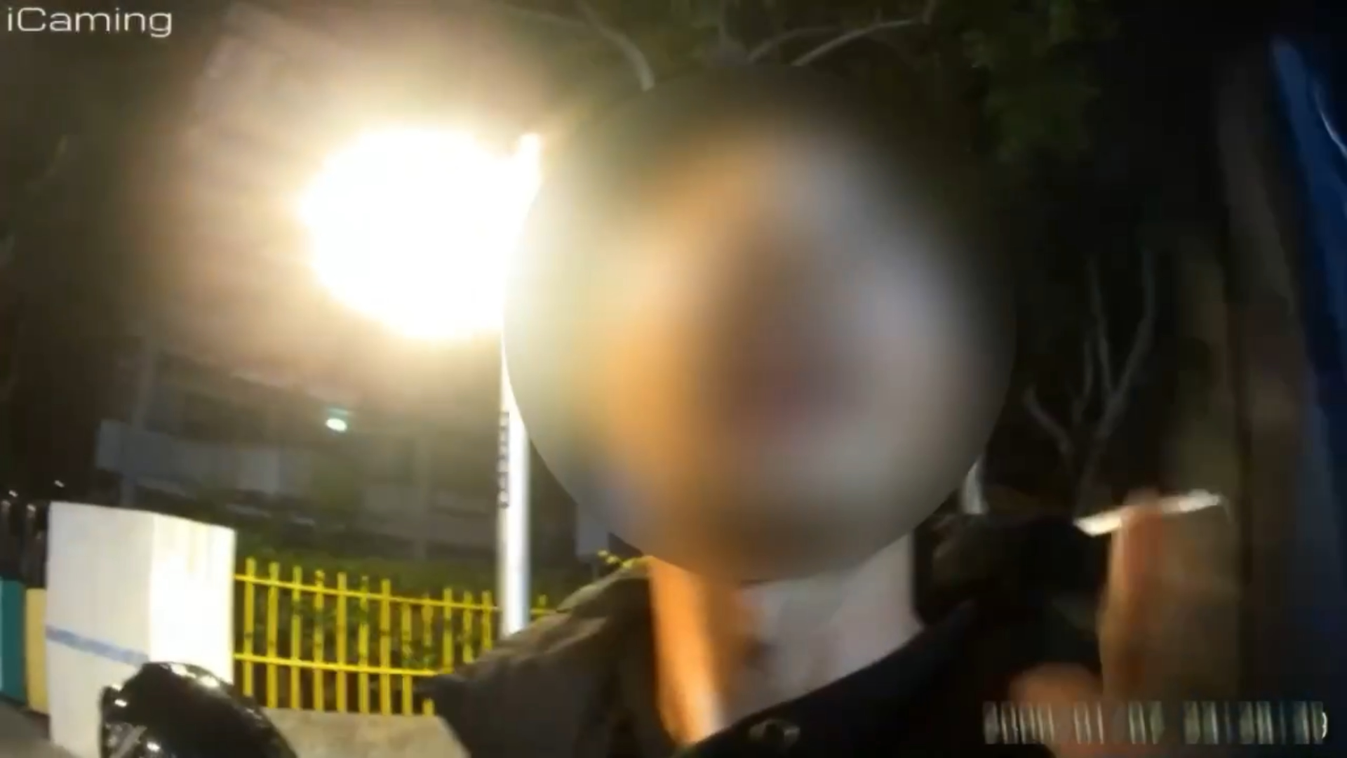 樹林警分局三多派出所員警,昨晚21時許於三福街執行巡邏勤務時,發現潘男騎乘重型機車違規逆向行駛,隨即上前攔停盤查。