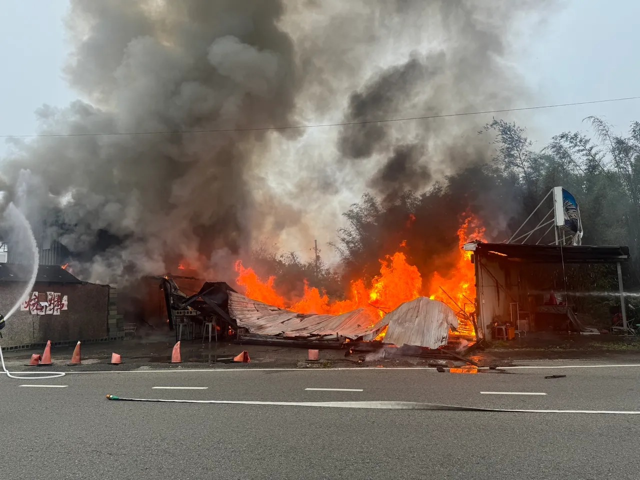 桃園市大溪區員林路二段1家燒烤店，今（25）日清晨6時許發生奪命火災。