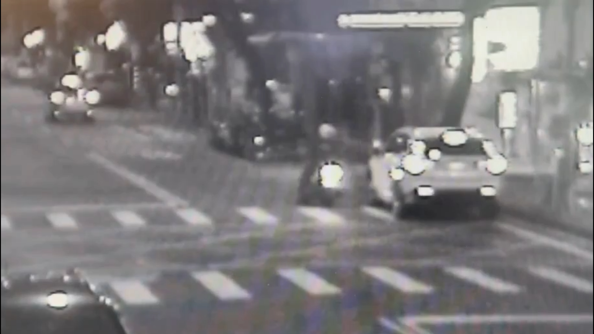 50歲王姓男子將自小客車違停在國光路紅線上且未熄火，巡邏員警上前盤查時發現其渾身酒氣。