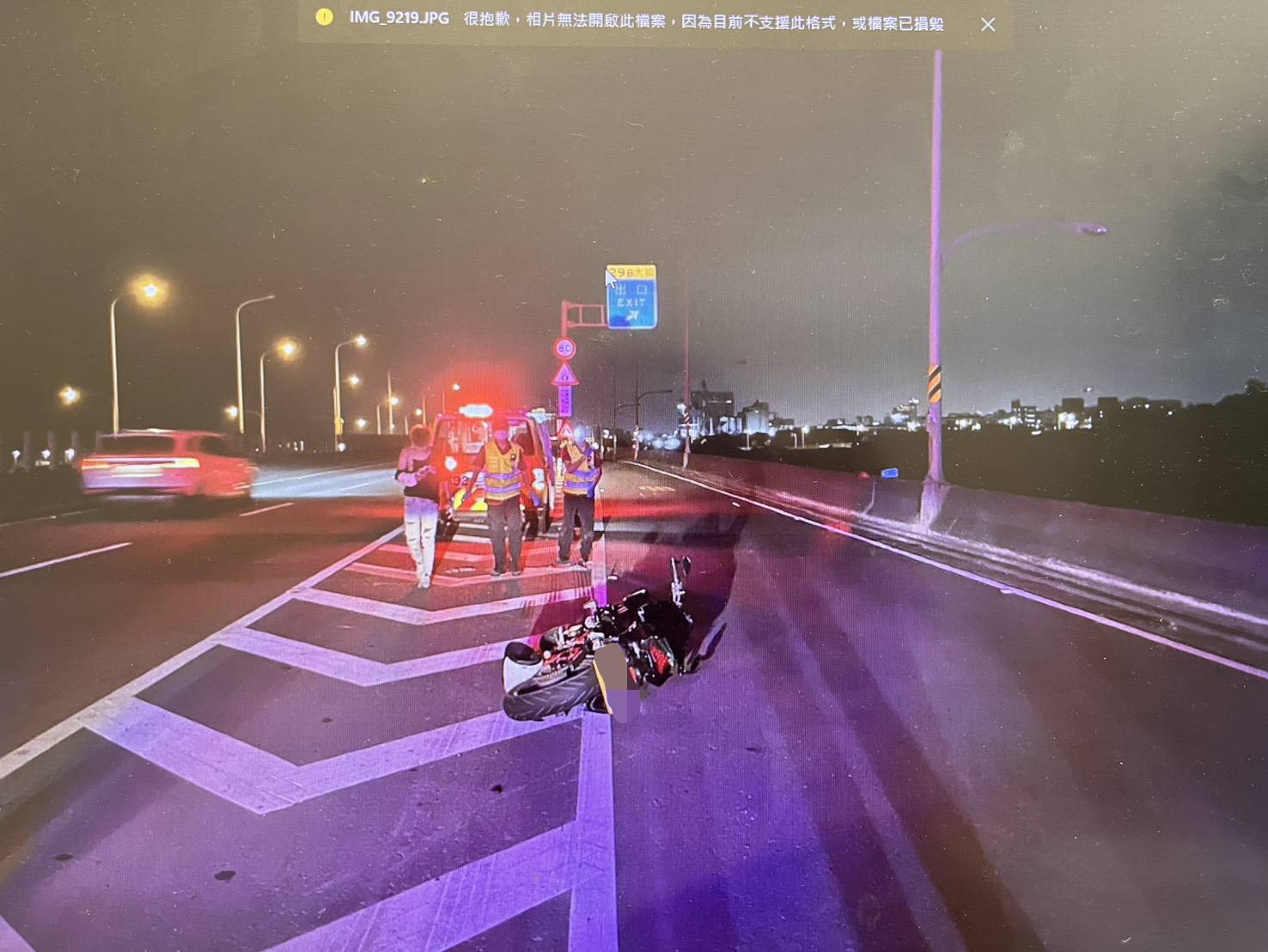 台61線西濱快速道路北上路段，本（4）月14日晚間18時許發生1起令人怵目驚心的交通事故。