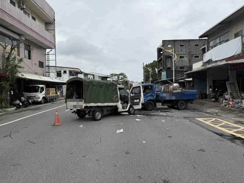 花蓮市尚志路昨（18）日上午8時許發生1起嚴重的對撞車禍。