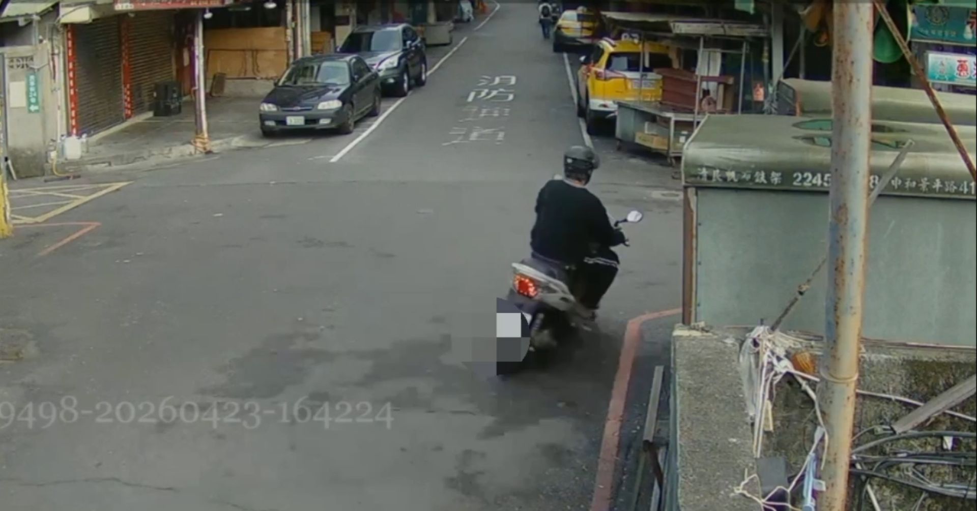 李男得手後騎乘牌照已被註銷的機車逃之夭夭。