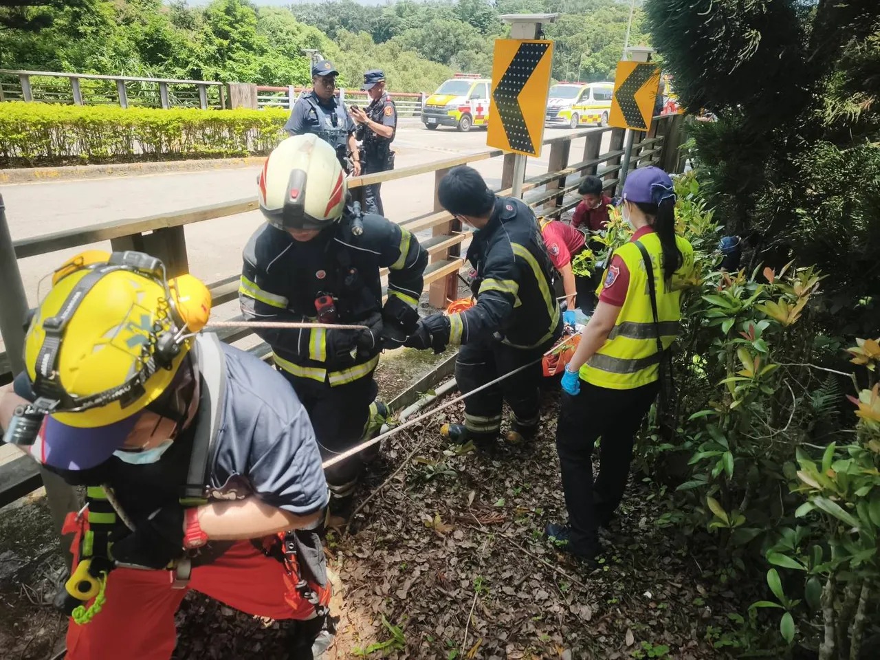 桃園市龜山區長興橋今（12）日上午10時許驚傳墜橋身亡意外。