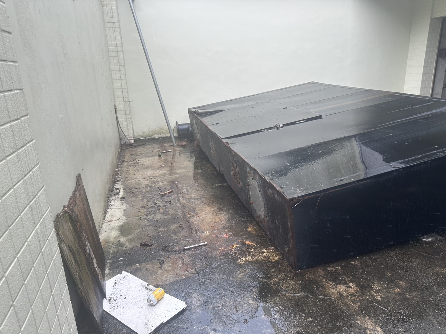 蓮縣立中正體育館地下停車場出入口，昨（12）日下午發生1起工安死亡意外。