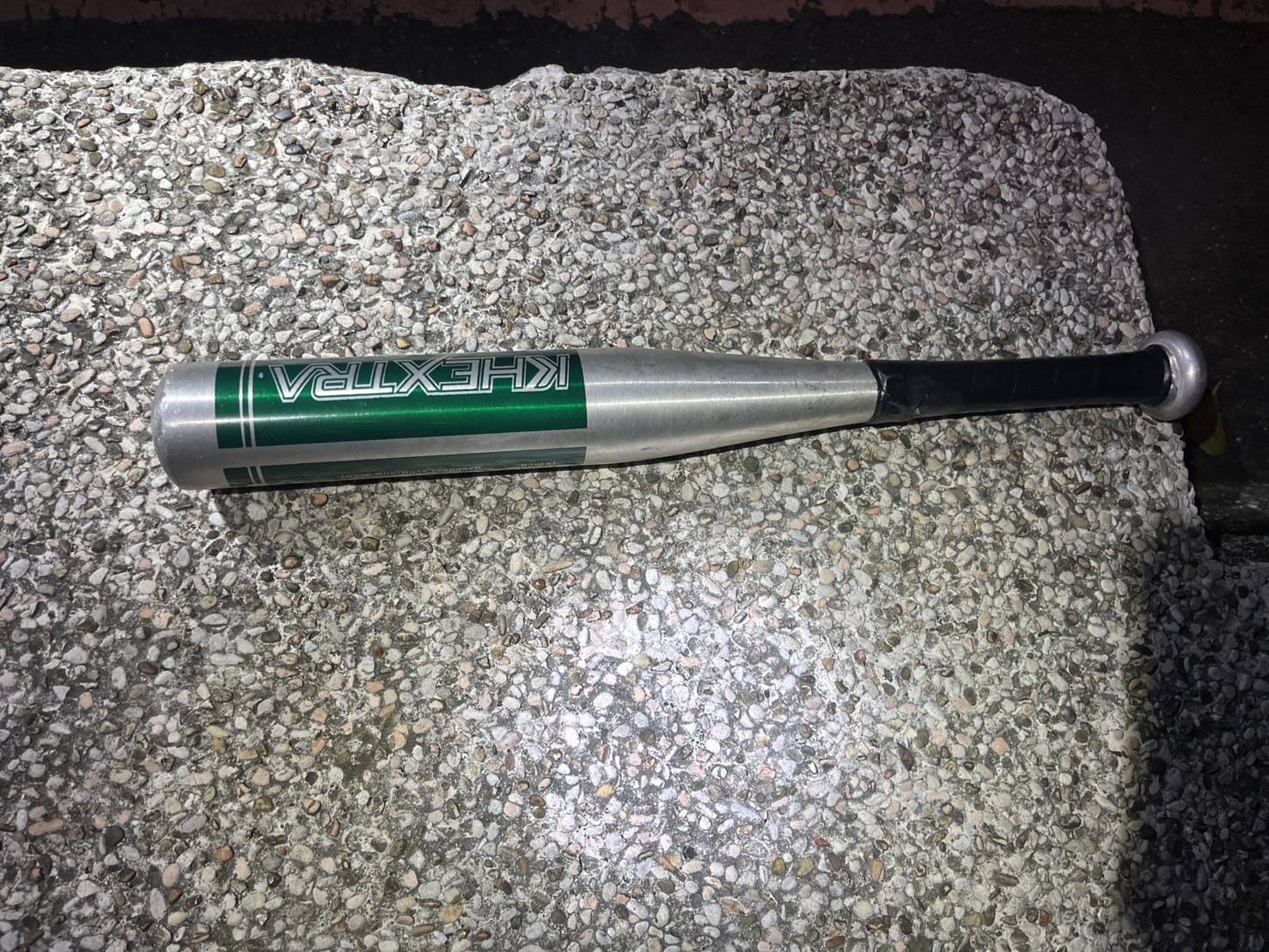 ▲不爽先前挨揍！少年揪3友撞球場「圍毆堵人」 警速逮人全送辦…車內搜出鋁球棒（圖／民眾提供）