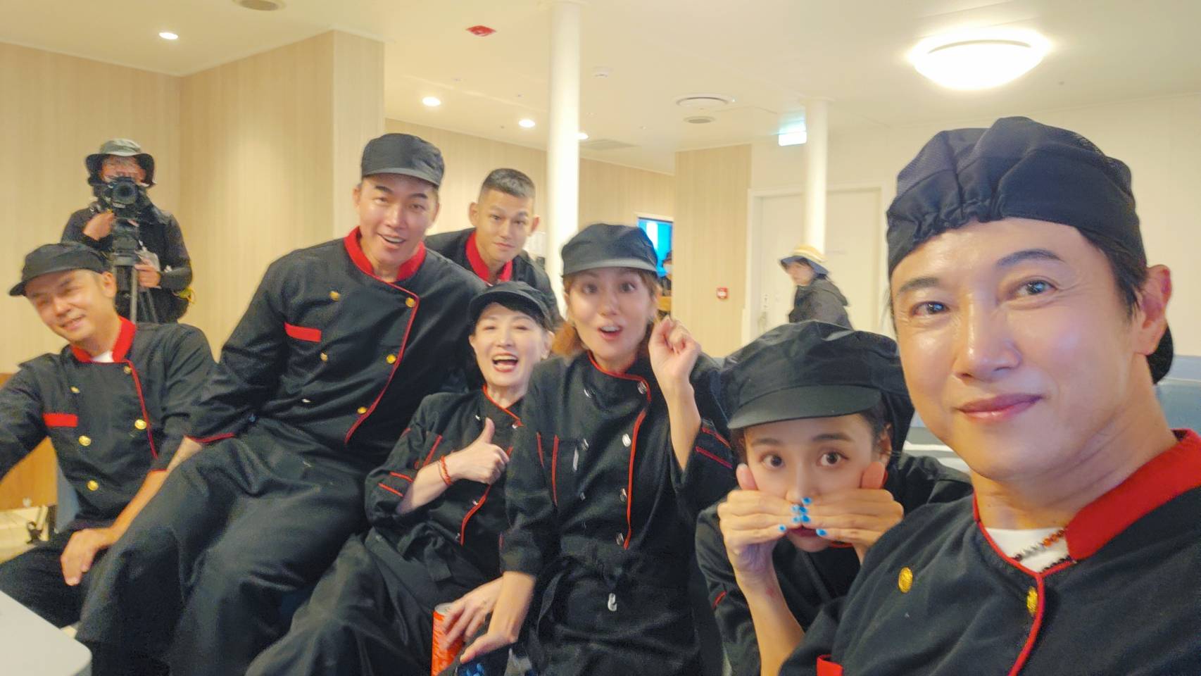 陳鴻在《嗨!營業中》端出祖父記憶的炒米粉。(圖/陳鴻提供)