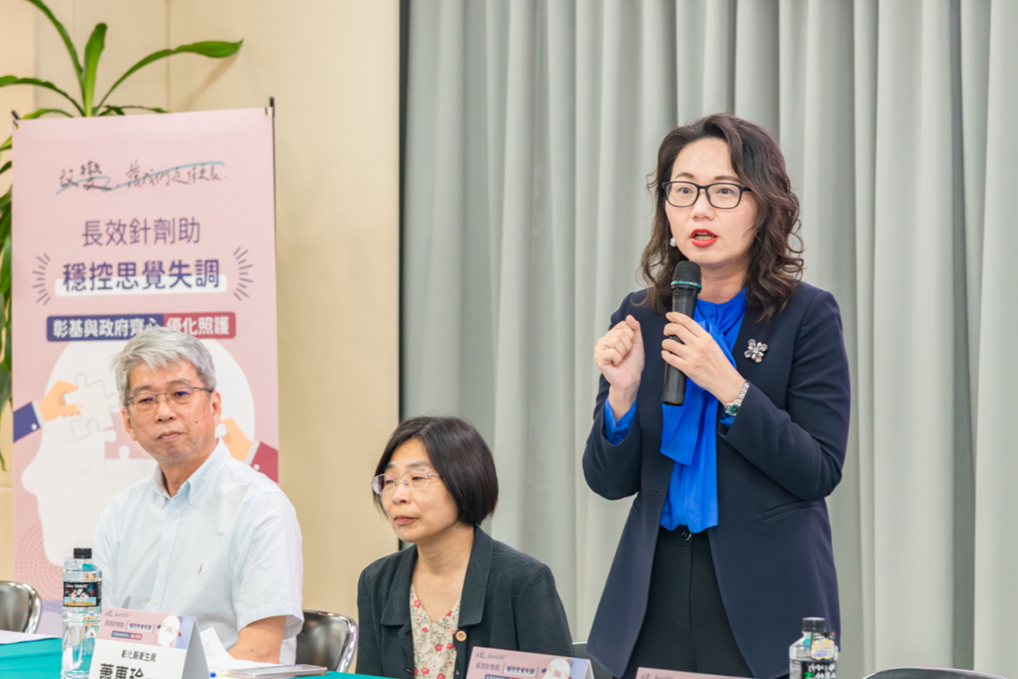 彰基設置診間創意科普展，並呼籲社會重視思覺失調症的早期診斷與治療。