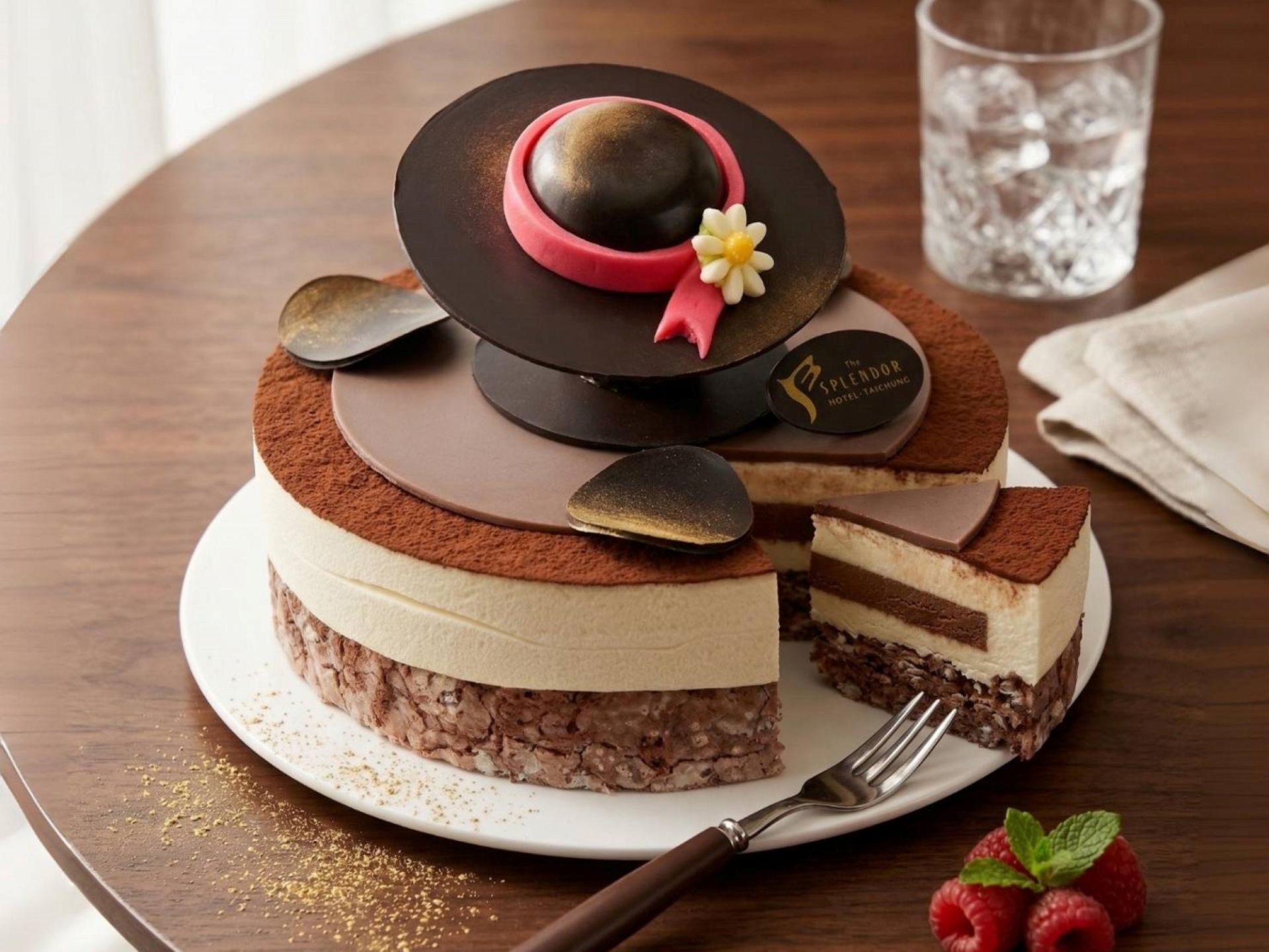 台中金典酒店母親節蛋糕開賣 買一送一加贈波士頓蛋糕