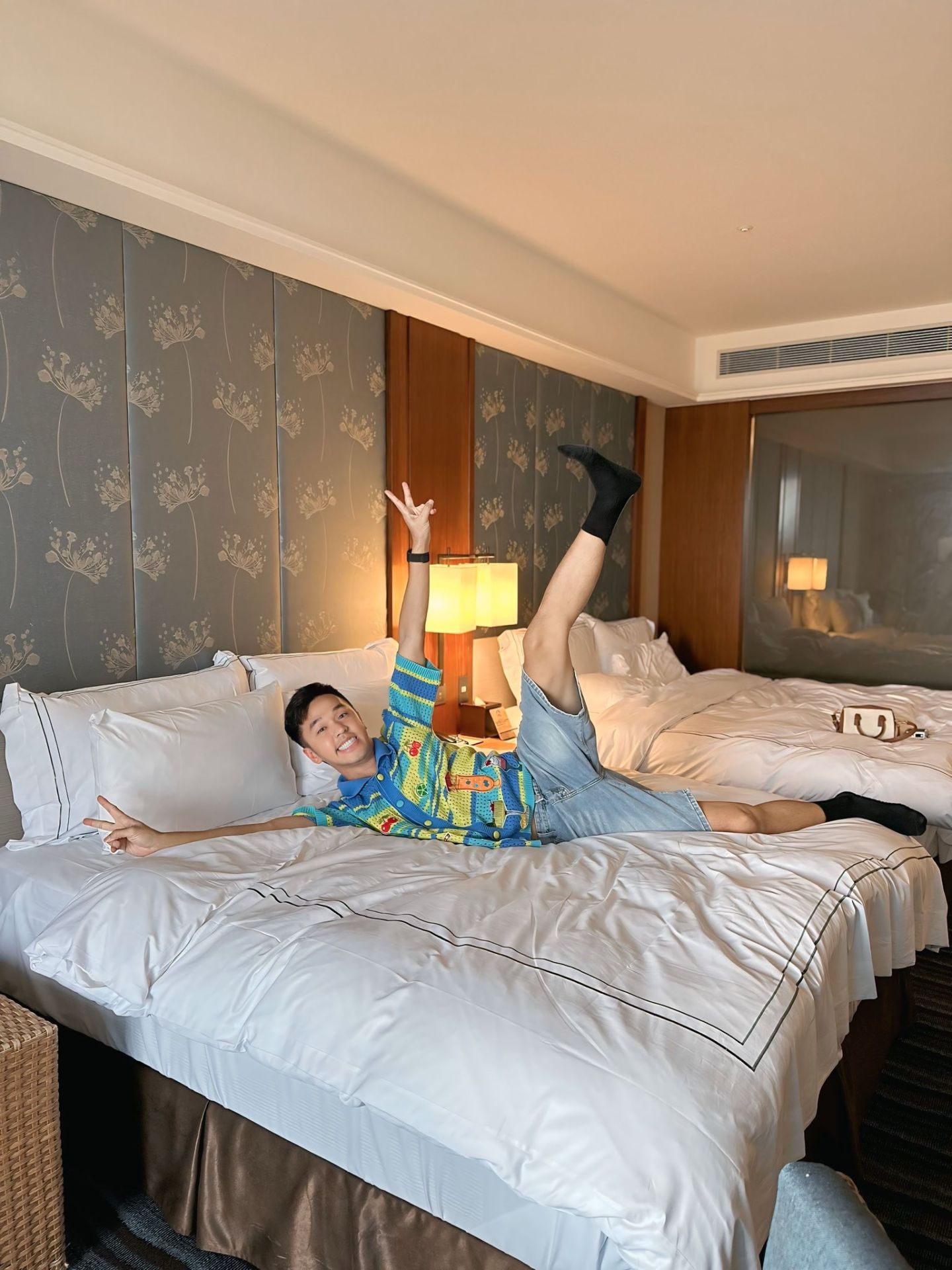 香蕉買航空股虧損20幾萬。(圖/翻攝香蕉王俊傑臉書)