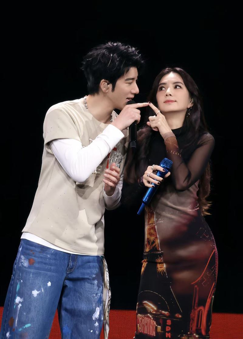 Ella擔任王力宏演唱會嘉賓。（圖／西東音樂提供）