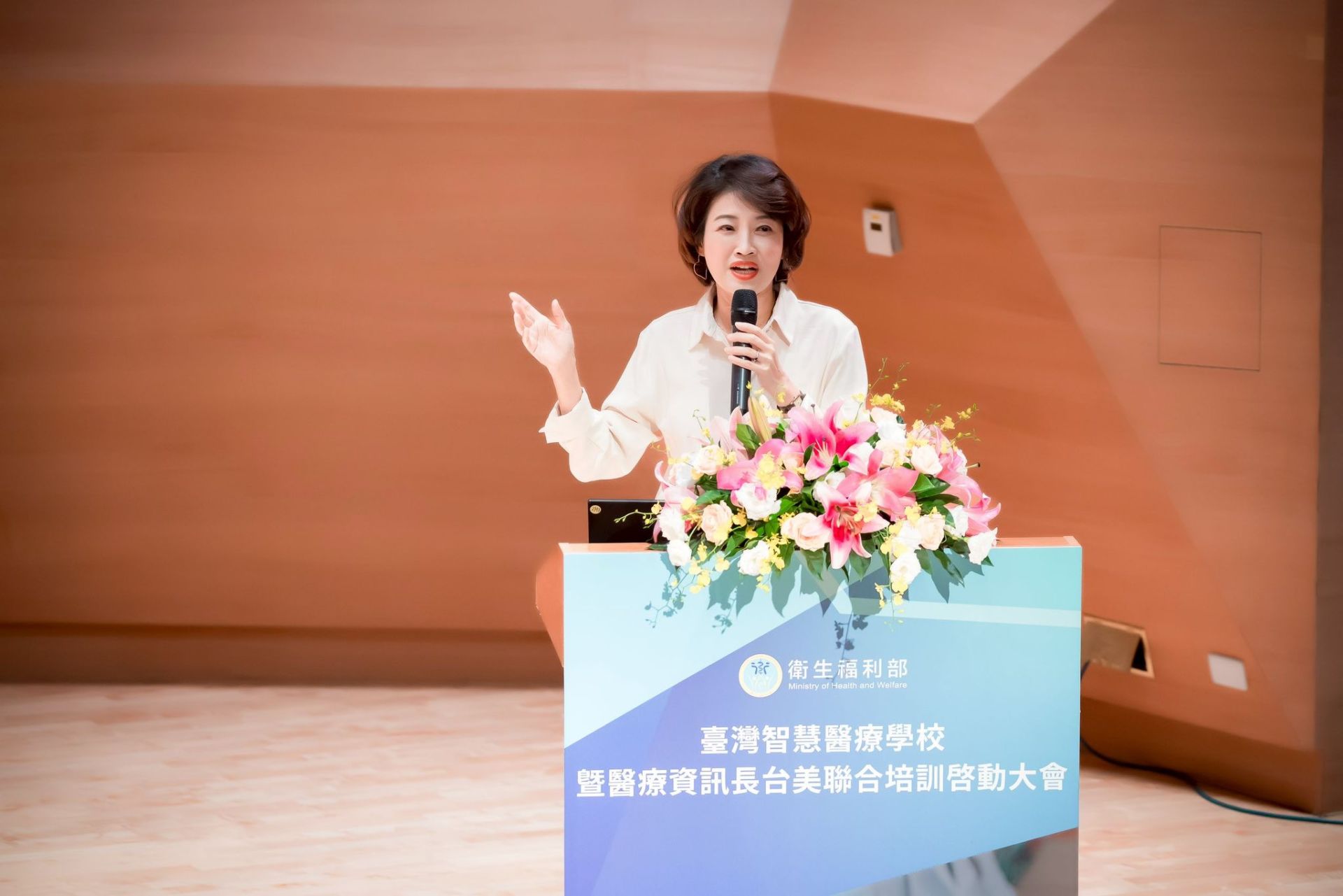 前主播吳中純56歲離世。(圖/翻攝吳中純臉書)