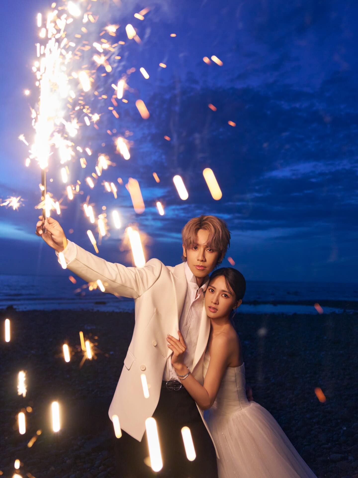 鼓鼓、大元公開婚紗照。(圖/翻攝大元臉書)