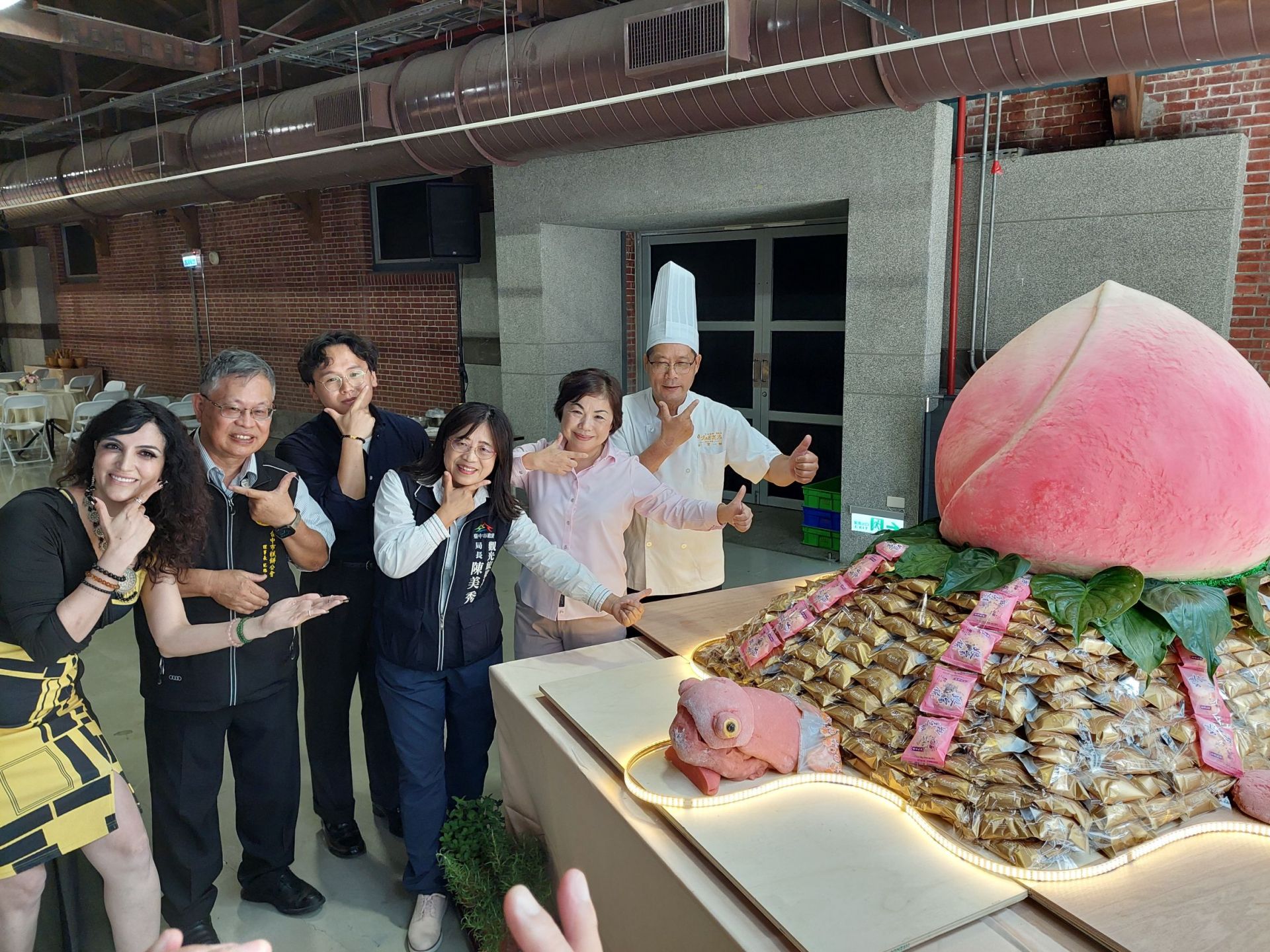 2025台中國際糕豐會盛大開幕！ 巨型太陽餅壽龜吸睛、四大展區帶動海線觀光熱潮