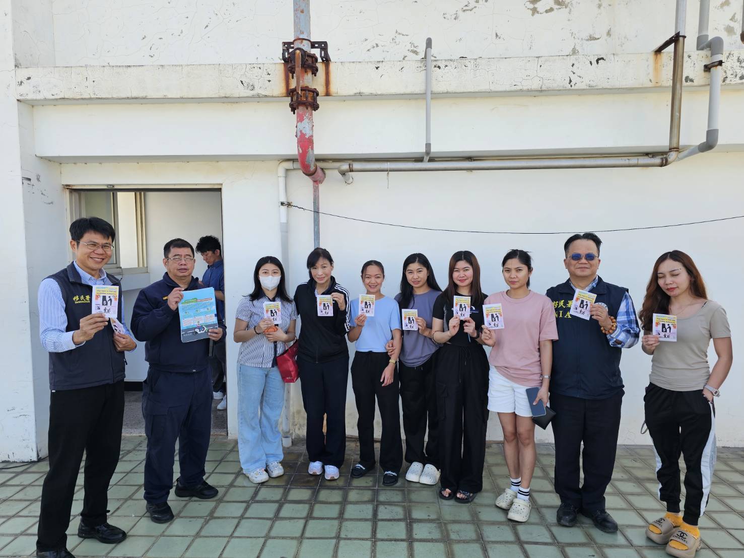 春節後詐騙升溫!移民署臺中二站聯手警方前進宿舍守護移工安全