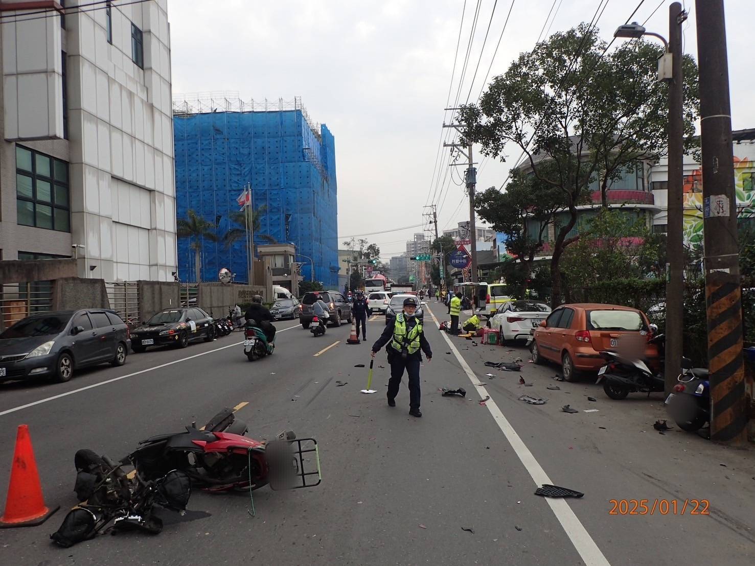 八德逆向撞車釀一死