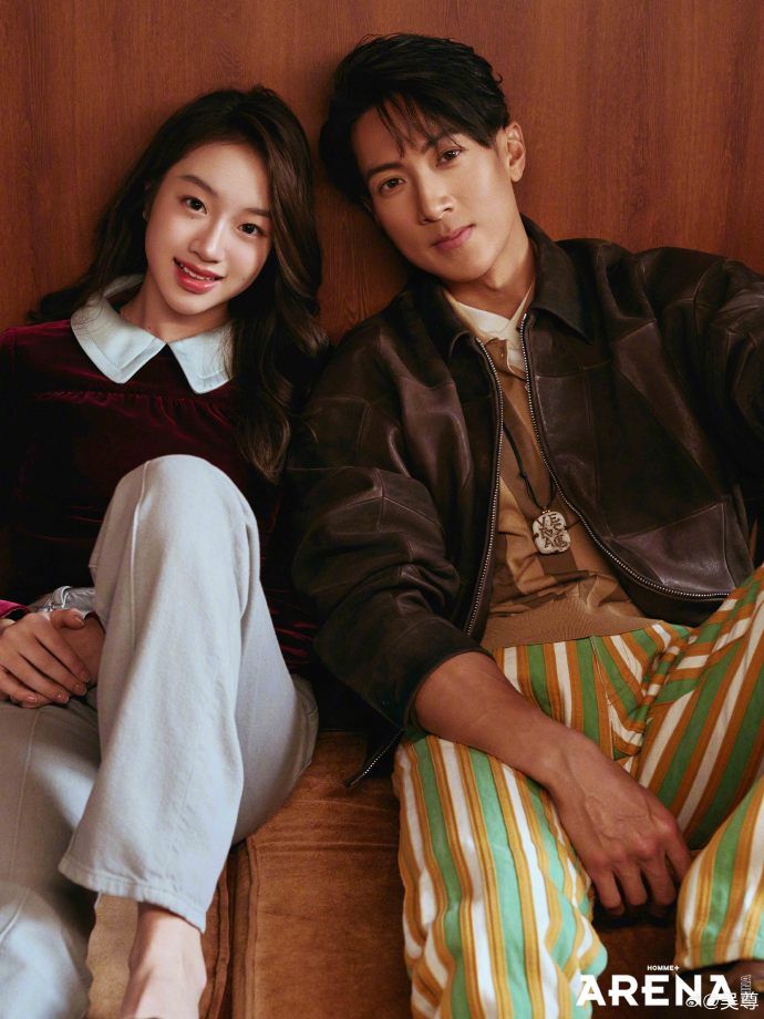 吳尊合體女兒NeiNei拍攝時尚雜誌。(圖/翻攝吳尊微博)