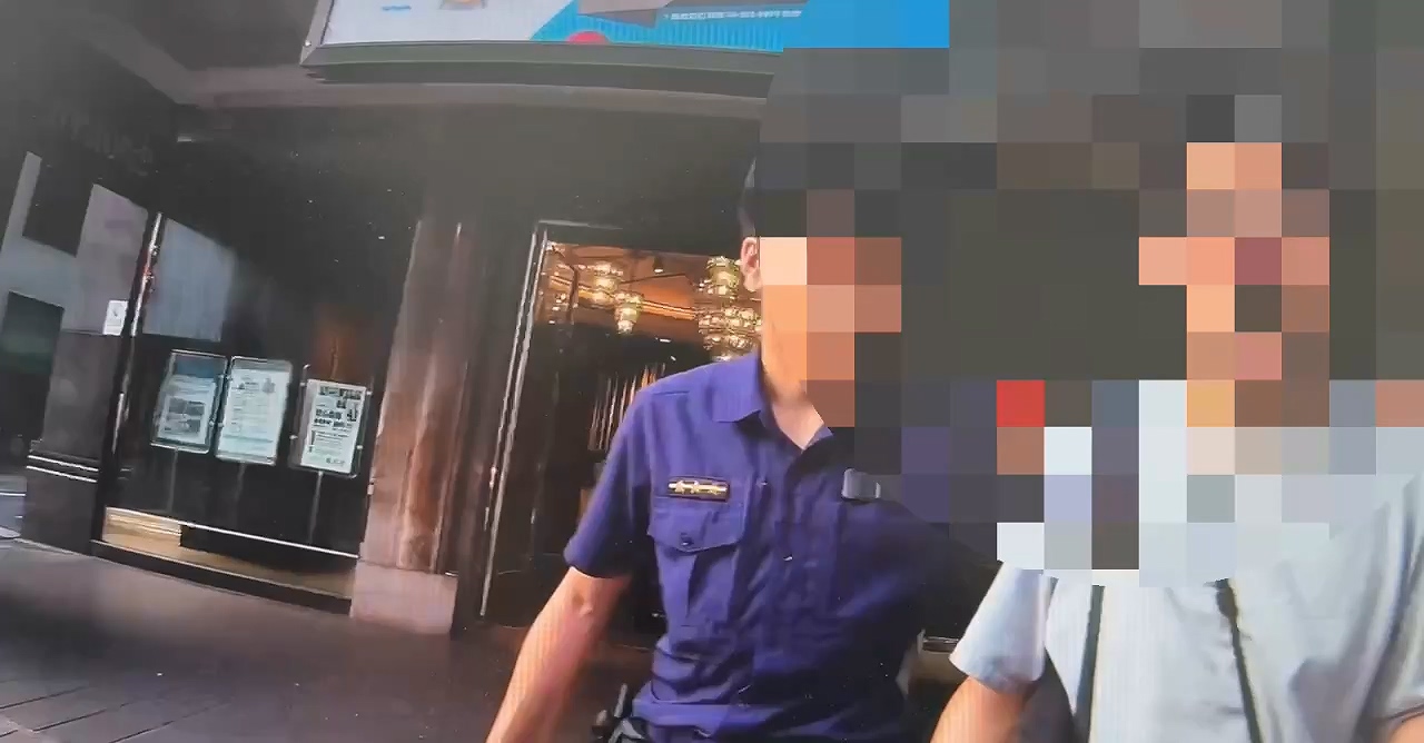 ▲情侶吵架害通緝犯朋友被抓。（翻攝畫面）