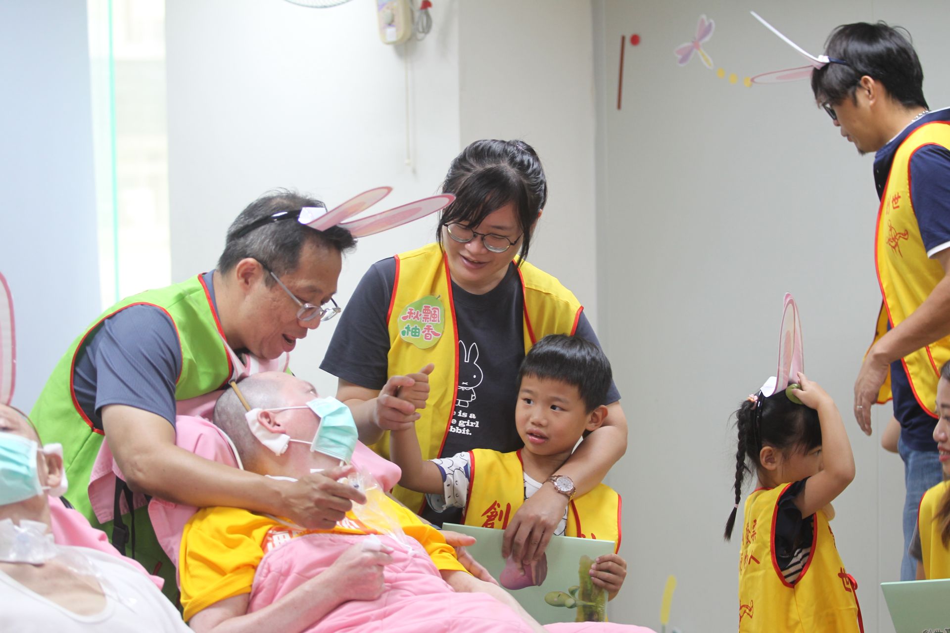 幼兒園「小玉兔」萌力相助！ 攜手剝柚挺創世 呼籲社會支持植物人照護