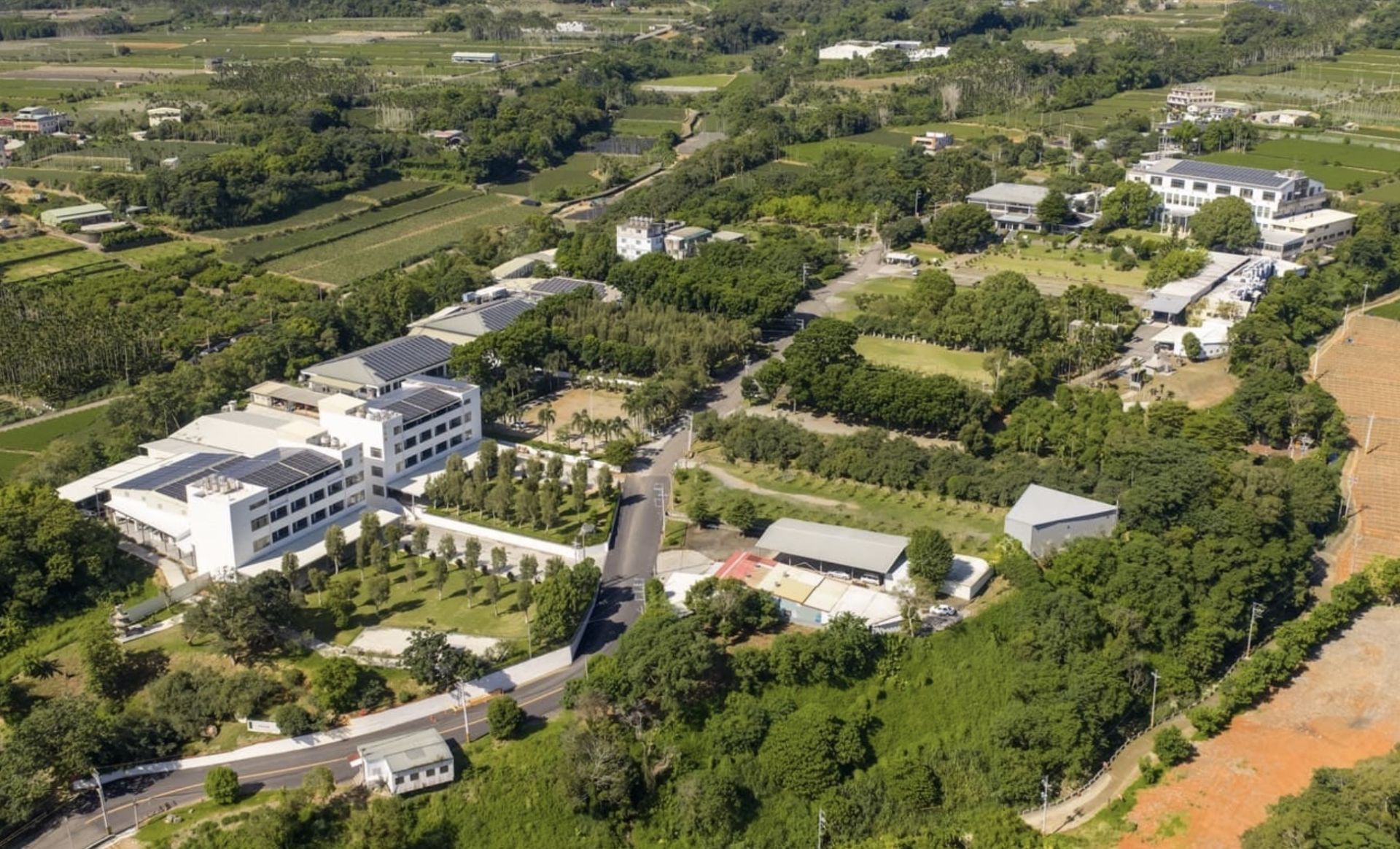 圖說1：皇穹陵紀念園區，環境清幽。