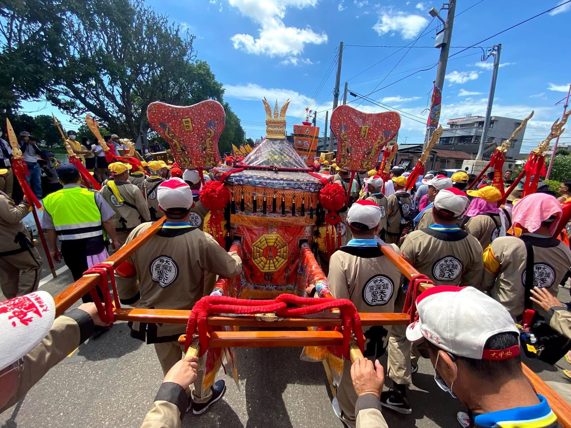 大甲媽祖遶境是修行？神轎班邵俊富：關鍵在「用什麼心走這條路」