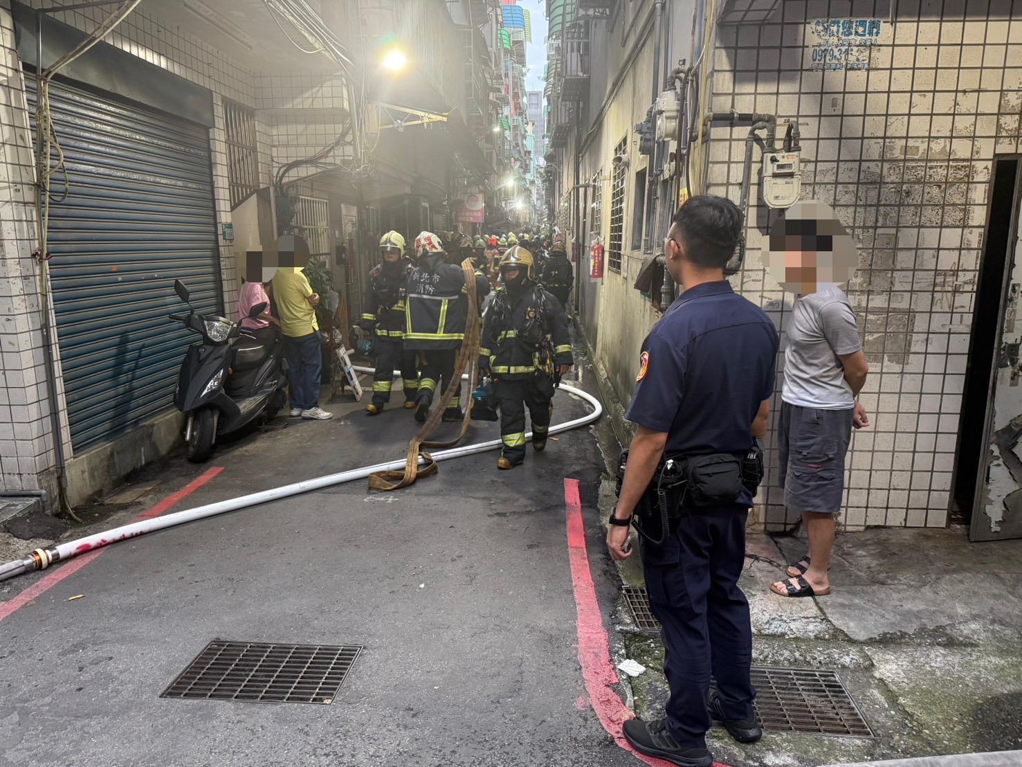 ▲新北市三重區三和路三段91巷1處民宅，今（14）日5時許傳出火警。（翻攝畫面）