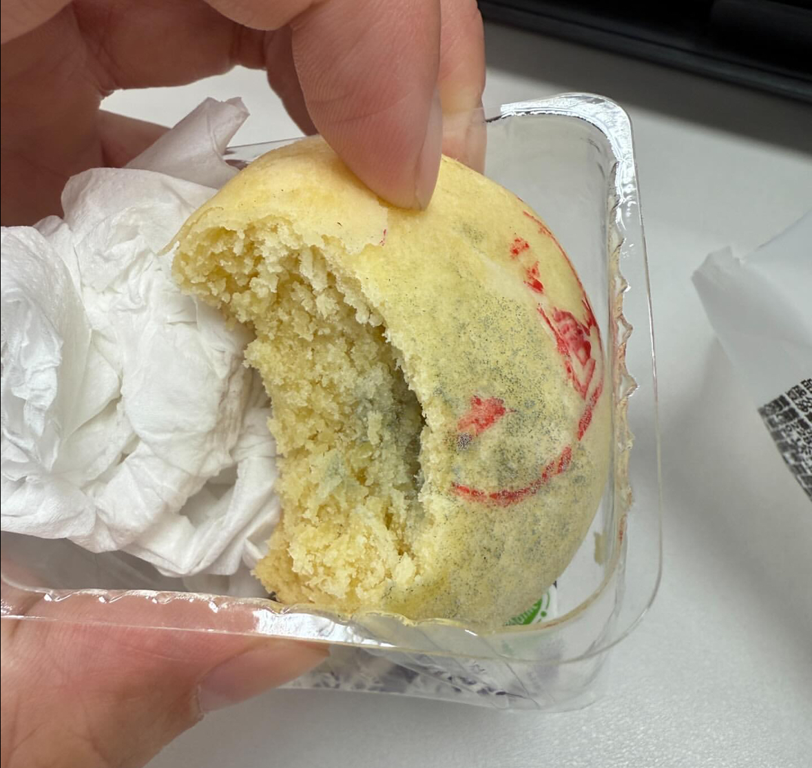 噁! 馬玉山綠豆沙月餅發霉 消費者吃下味道怪狂催吐 衛生局出手了