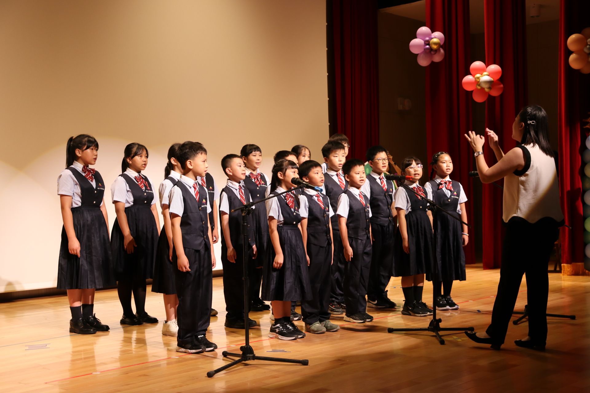 茄寶兒童劇團公演《龍的傳說》演出順利