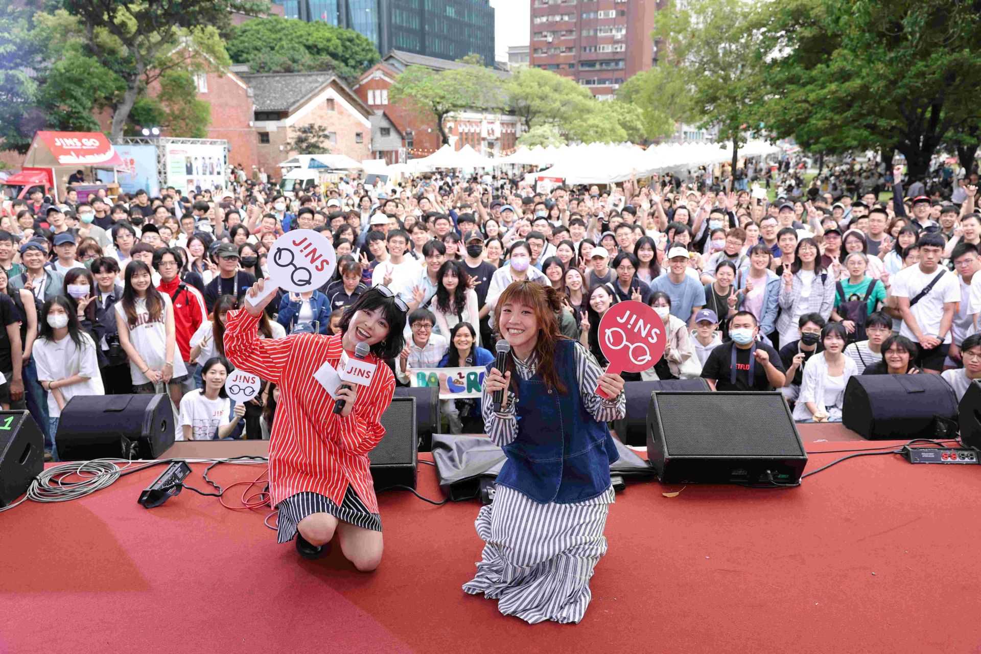 ▲台北最萌週末！JINS毛孩市集首日引萬人參與 明HUSH、許哲珮接力登台（圖／JINS 提供）